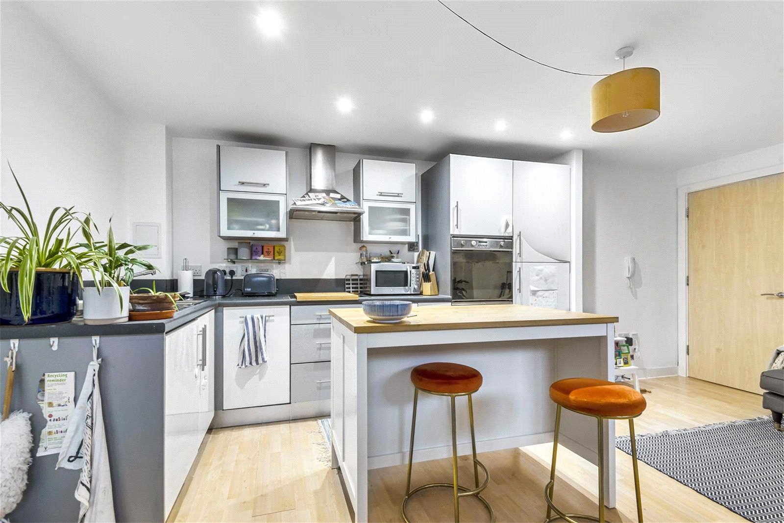 2 bedroom Flat to let in Basingstoke, Hampshire