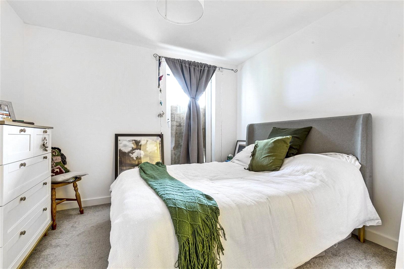2 bedroom Flat to let in Basingstoke, Hampshire