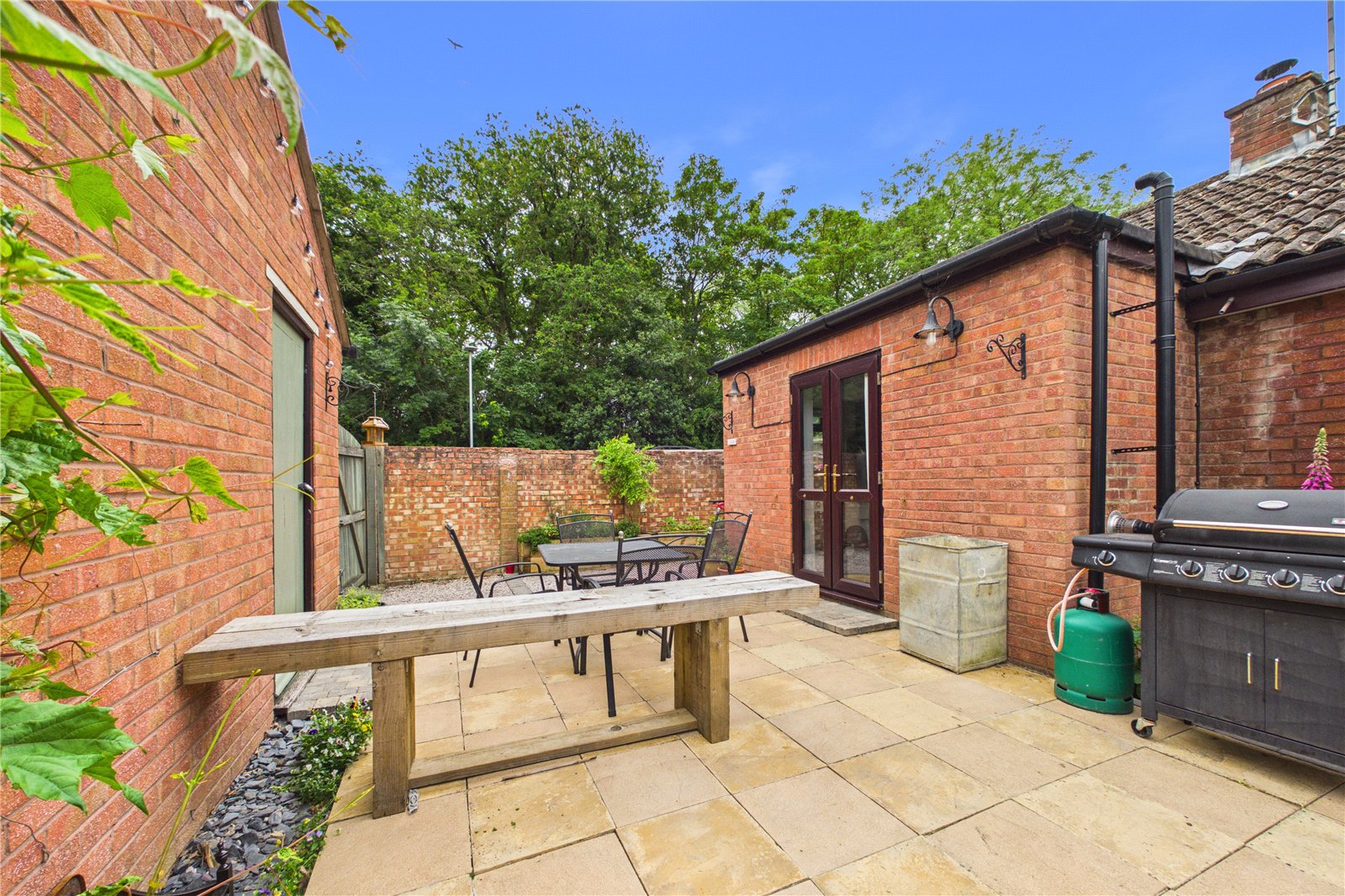 2 bedroom Bungalow to let in Riseley, Reading, Berkshire