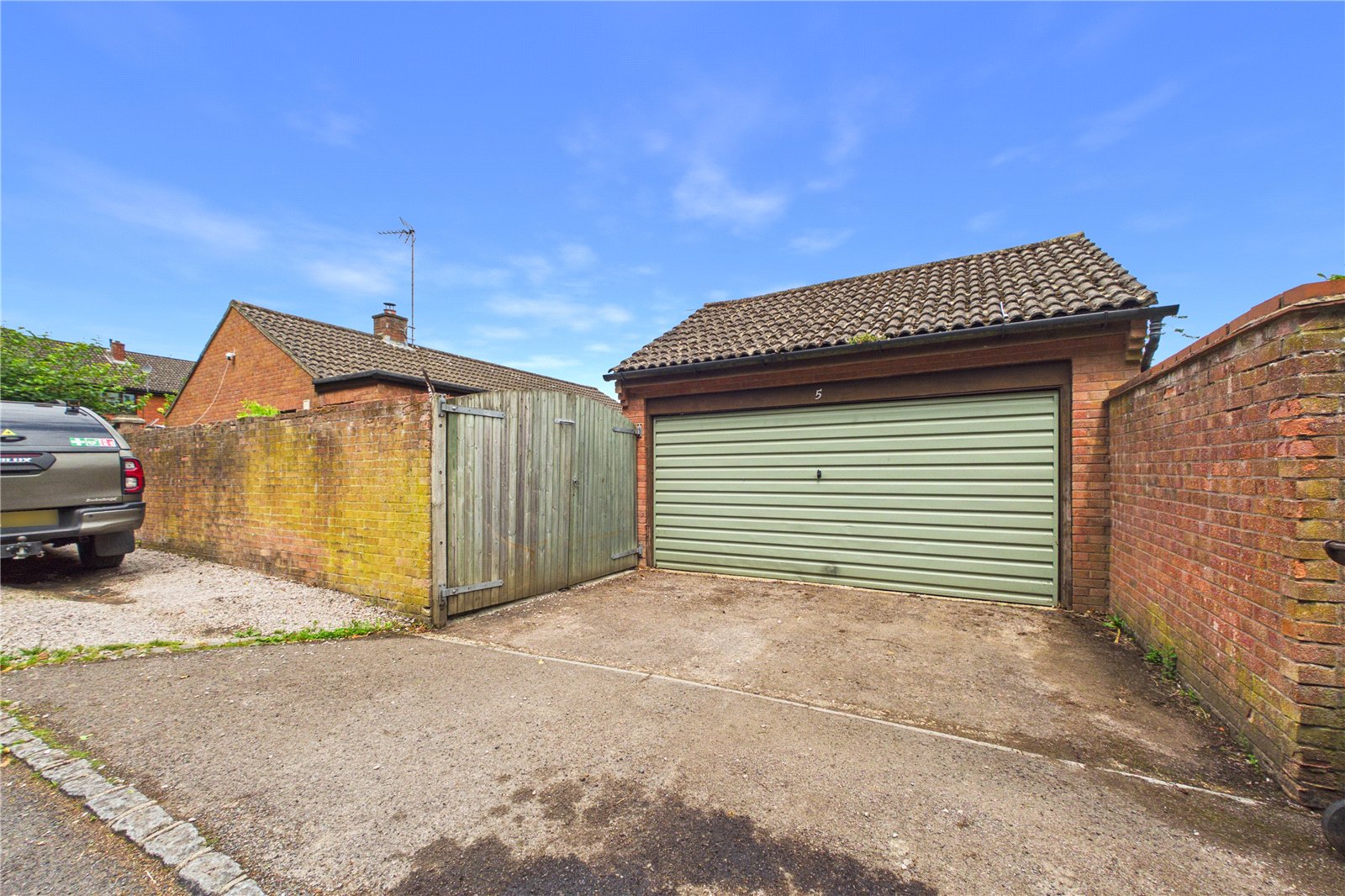 2 bedroom Bungalow to let in Riseley, Reading, Berkshire