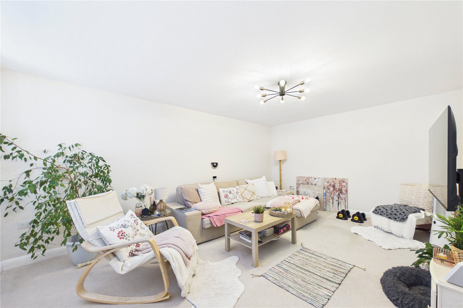 4 bedroom House to let in Bramley, Tadley, Hampshire