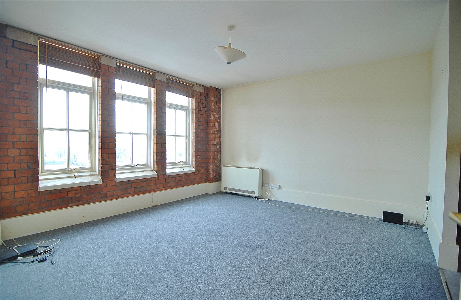 2 bedroom Flat to let in Cheapside, Stroud, Gloucestershire
