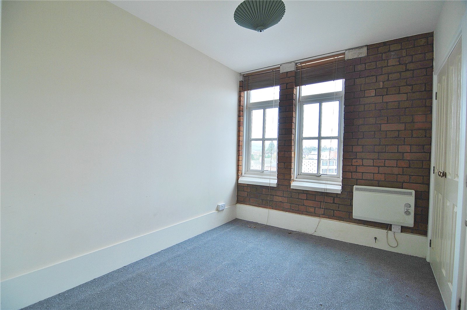 2 bedroom Flat to let in Cheapside, Stroud, Gloucestershire