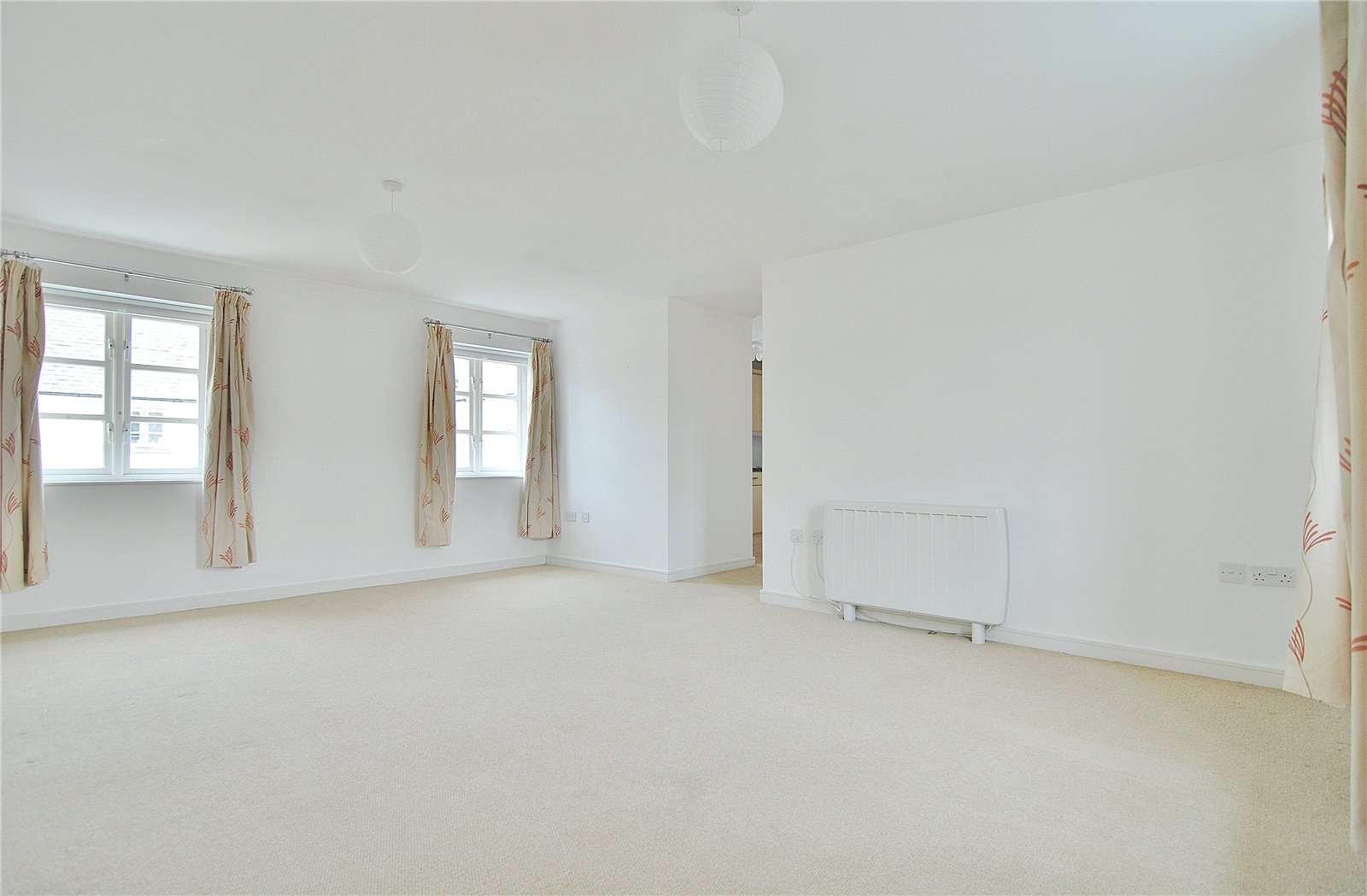 2 bedroom Flat to let in Ebley, Stroud, Gloucestershire