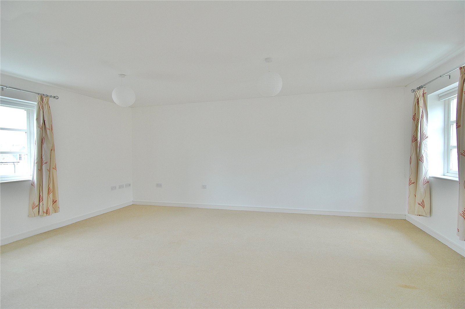 2 bedroom Flat to let in Ebley, Stroud, Gloucestershire