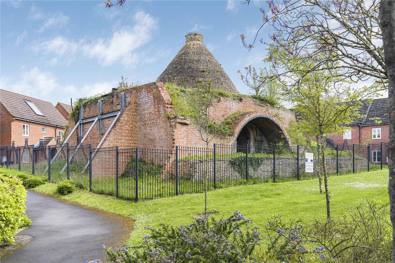5 bedroom House for sale in Chinnor, Oxfordshire