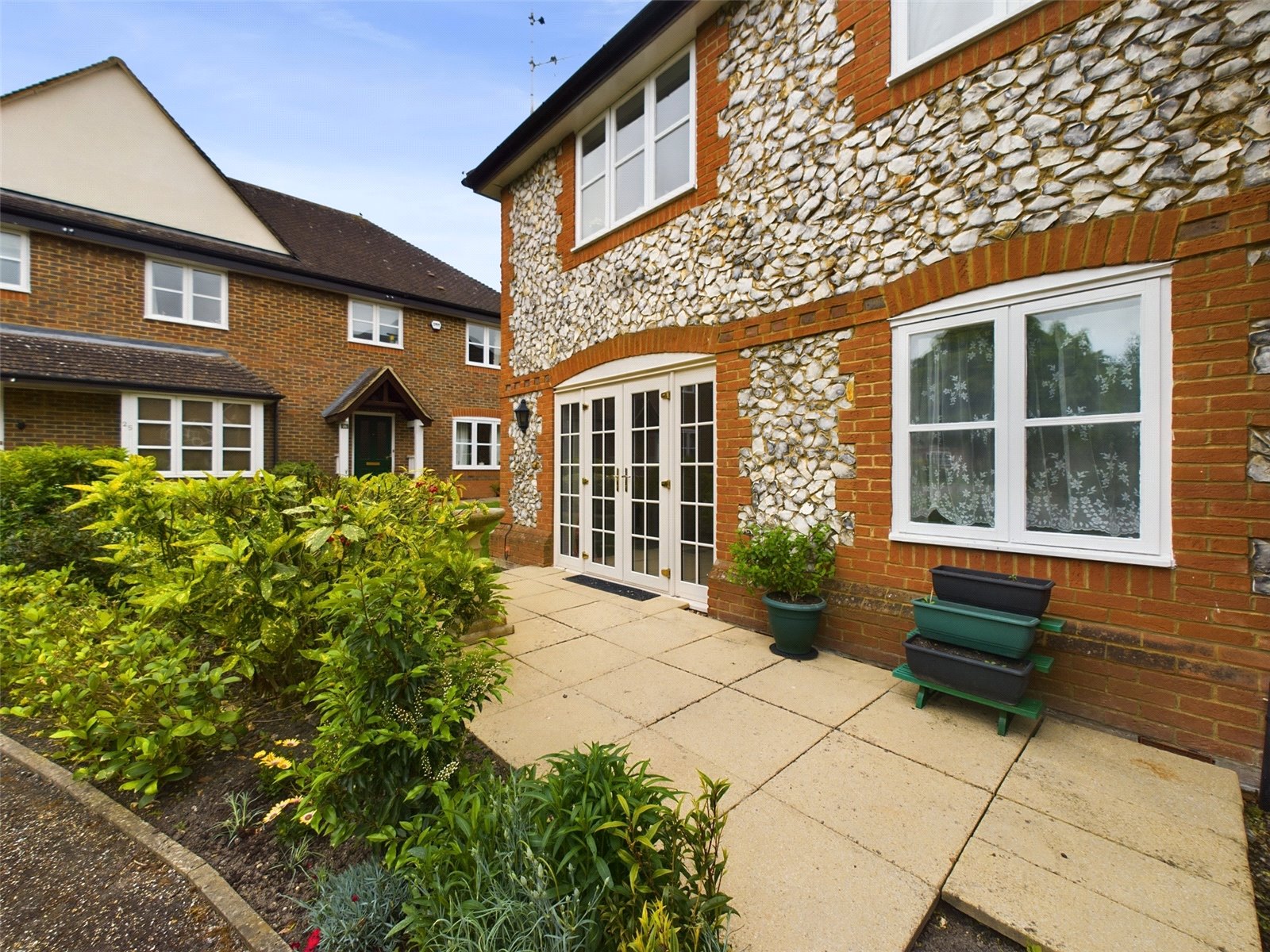 2 bedroom Flat to let in Chinnor, Oxfordshire