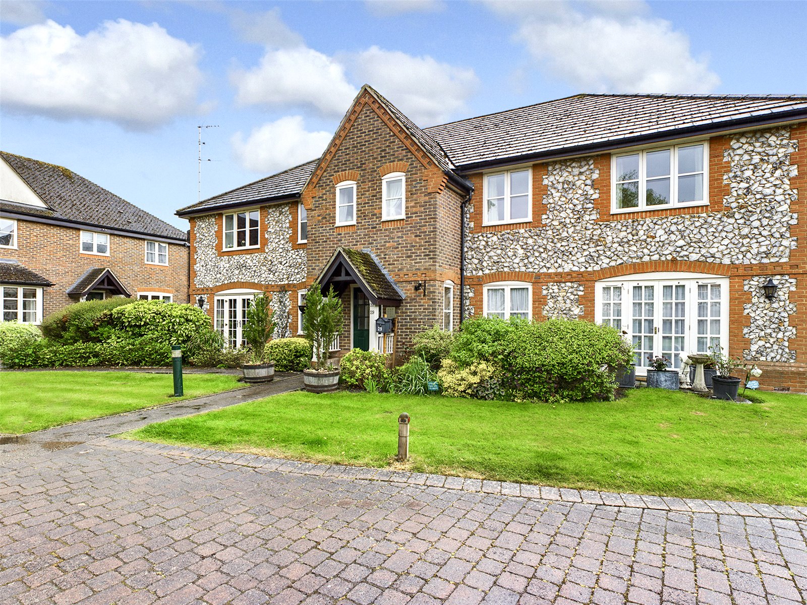 2 bedroom Flat to let in Chinnor, Oxfordshire