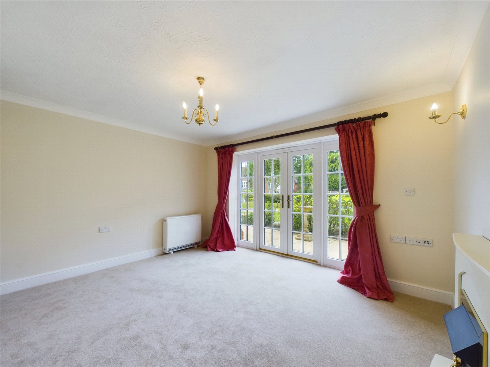 2 bedroom Flat to let in Chinnor, Oxfordshire