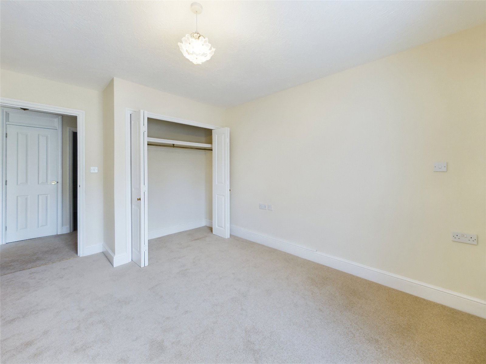 2 bedroom Flat to let in Chinnor, Oxfordshire