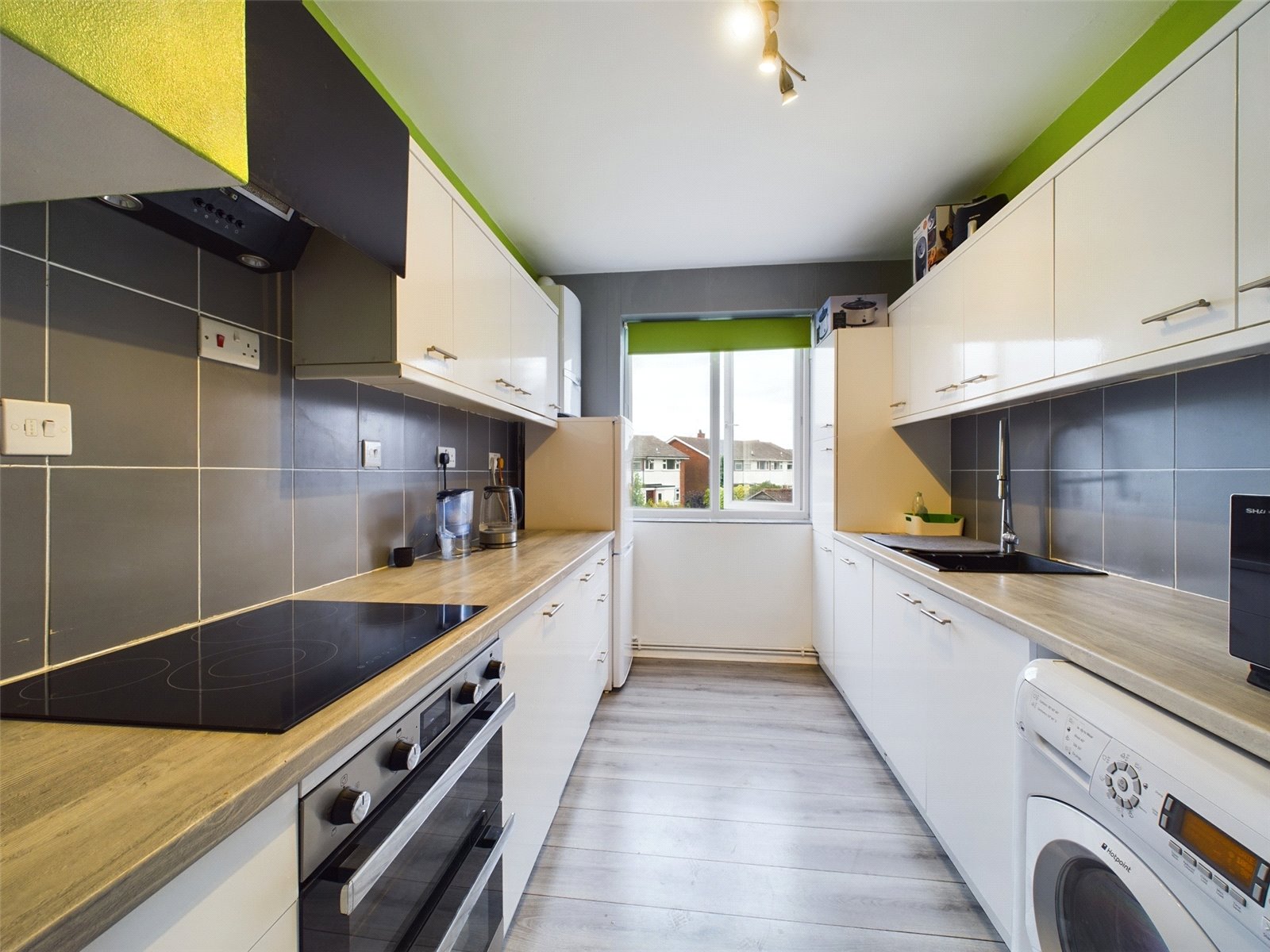 3 bedroom Flat to let in Greenwood Meadow, Chinnor