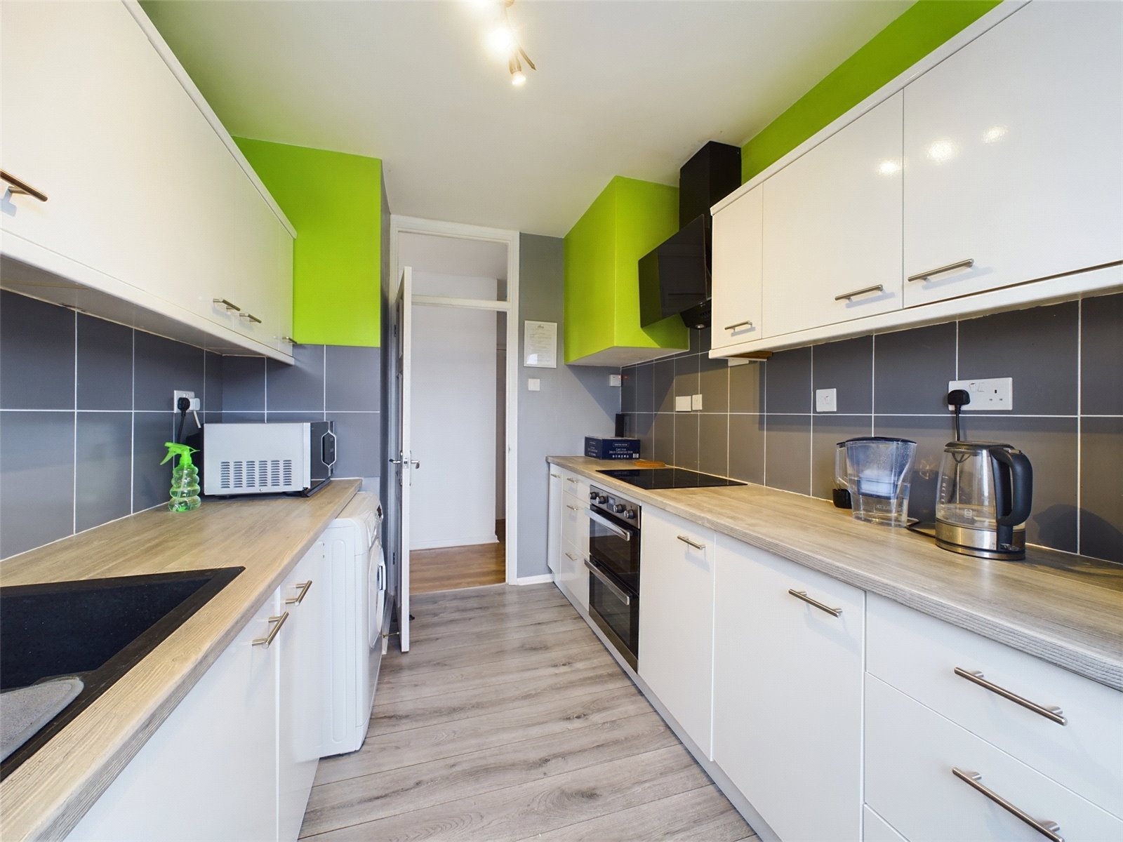 3 bedroom Flat to let in Greenwood Meadow, Chinnor
