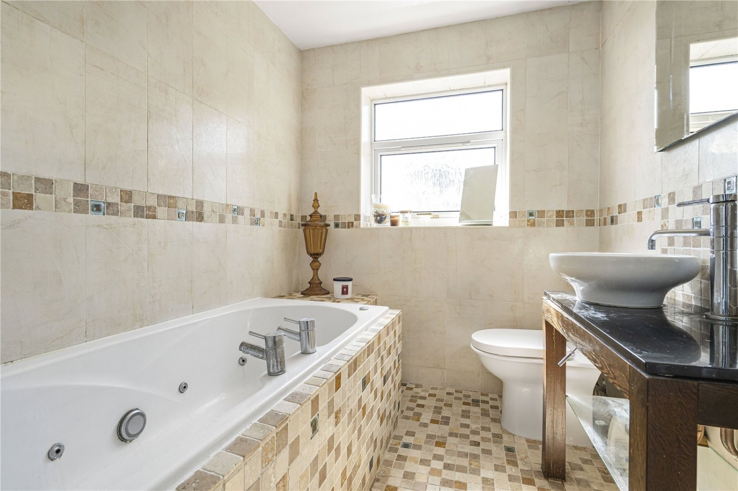 Haddenham, Aylesbury, Buckinghamshire