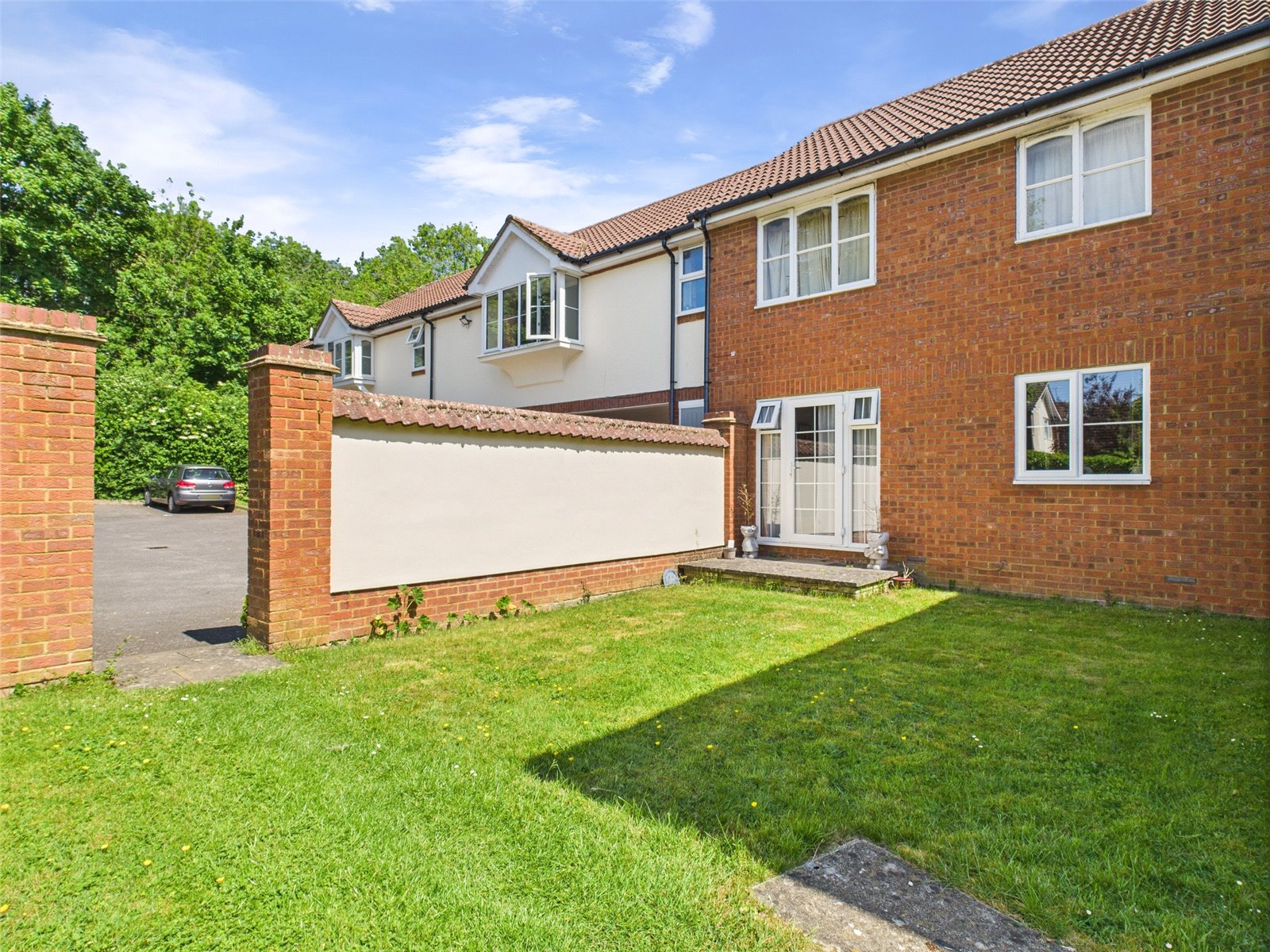 1 bedroom Flat for sale in Haddenham, Aylesbury, Buckinghamshire