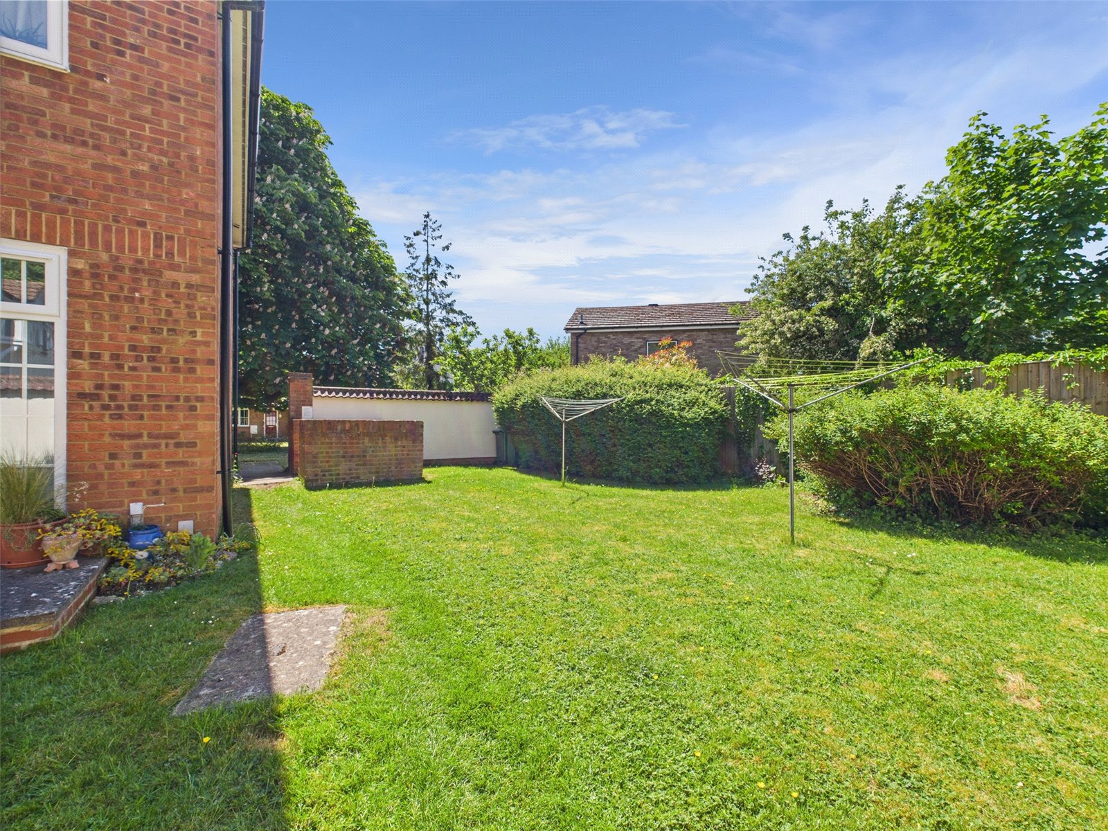 1 bedroom Flat for sale in Haddenham, Aylesbury, Buckinghamshire
