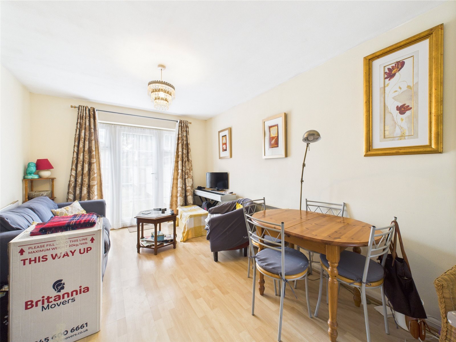 1 bedroom Flat for sale in Haddenham, Aylesbury, Buckinghamshire