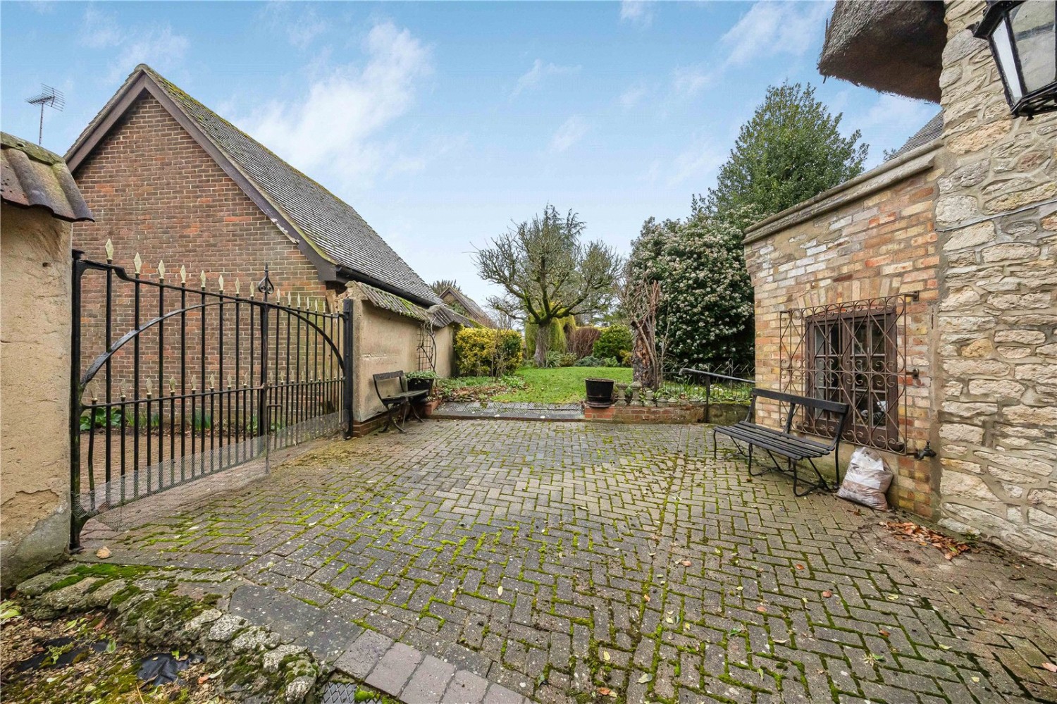 Haddenham, Aylesbury, Buckinghamshire