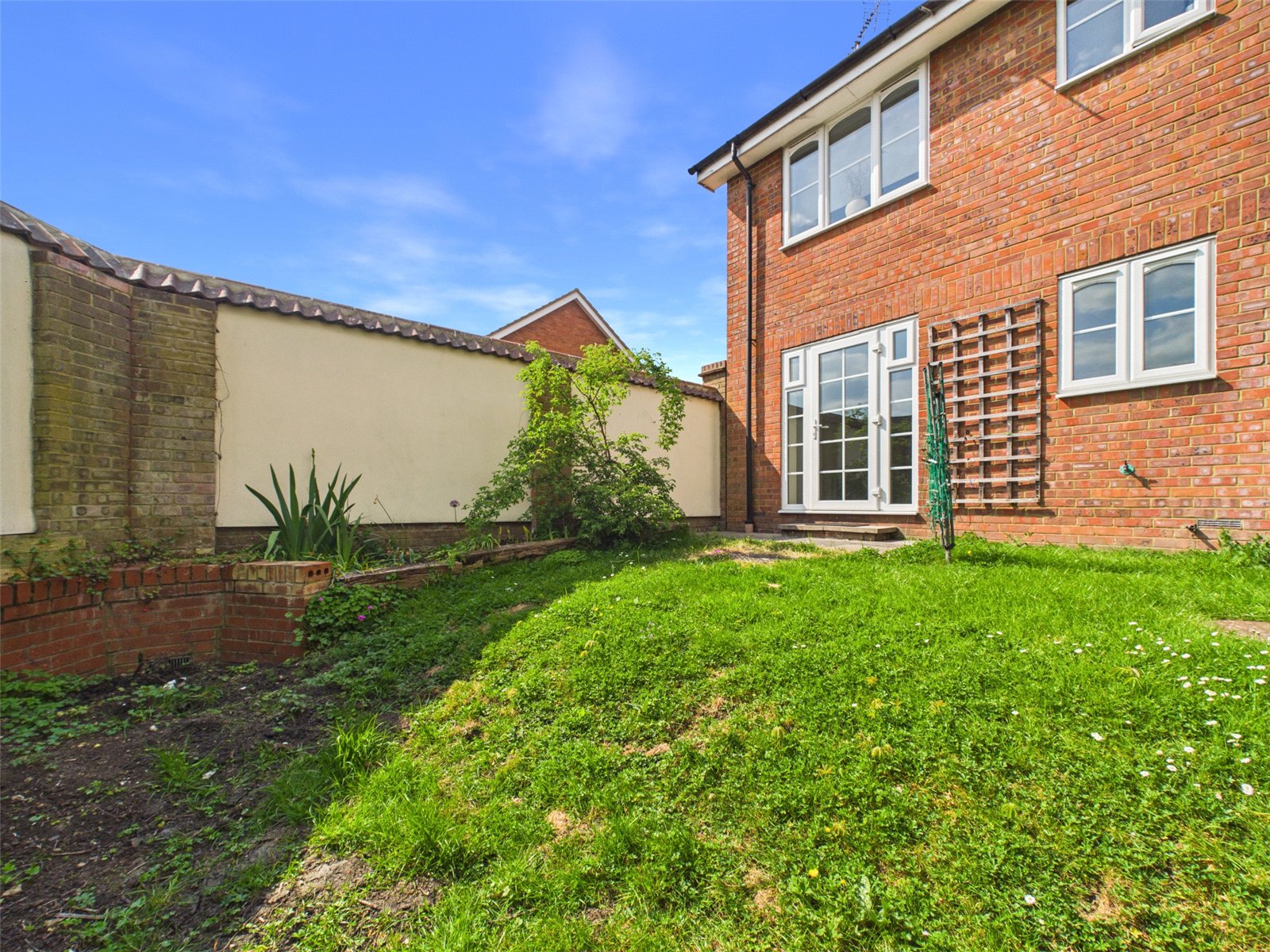 1 bedroom Flat for sale in Haddenham, Aylesbury, Buckinghamshire