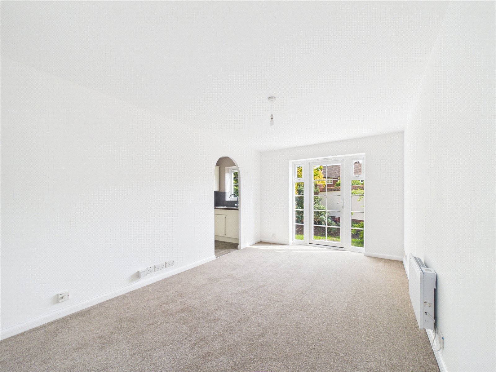 1 bedroom Flat for sale in Haddenham, Aylesbury, Buckinghamshire
