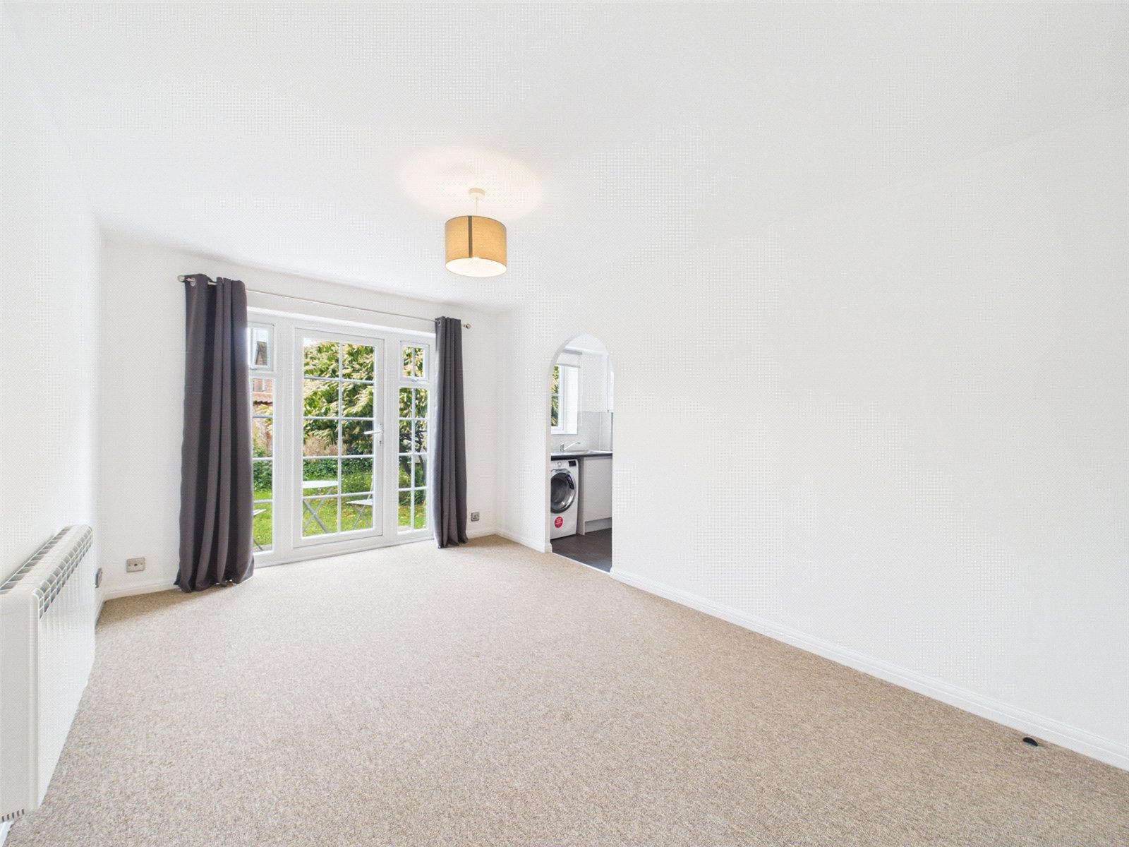 1 bedroom Flat to let in Haddenham, Aylesbury, Buckinghamshire
