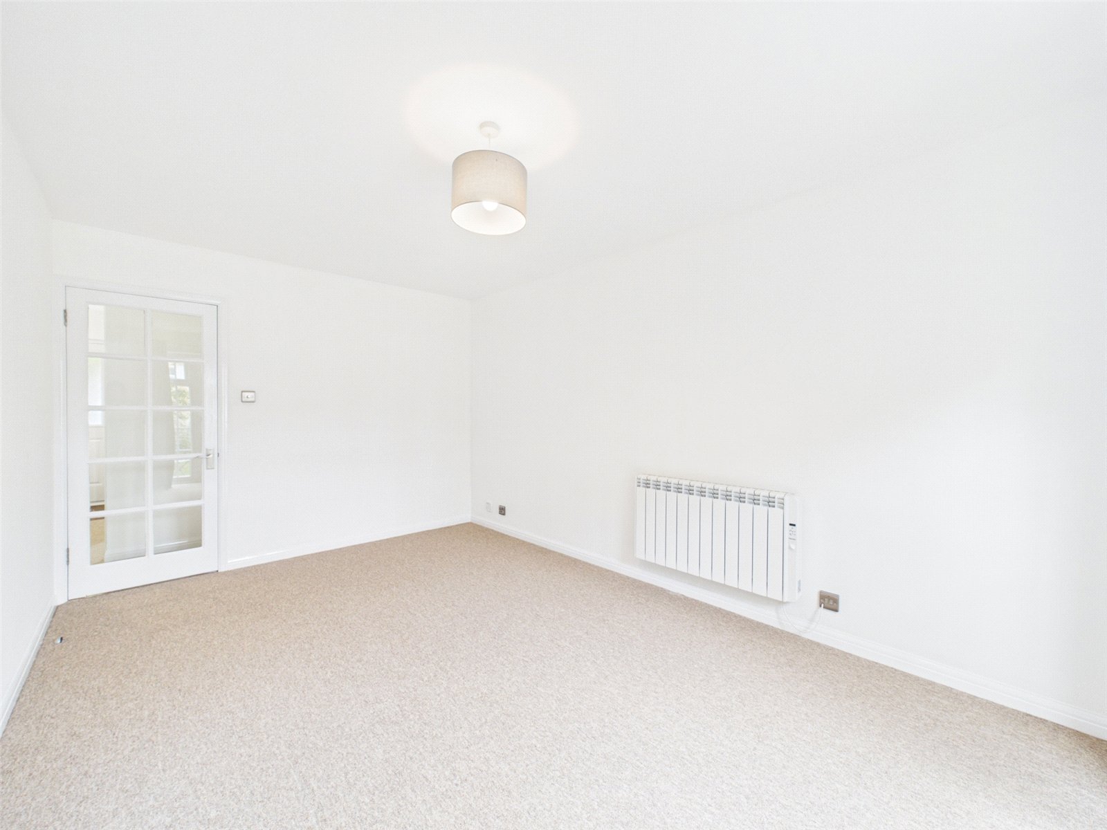 1 bedroom Flat to let in Haddenham, Aylesbury, Buckinghamshire