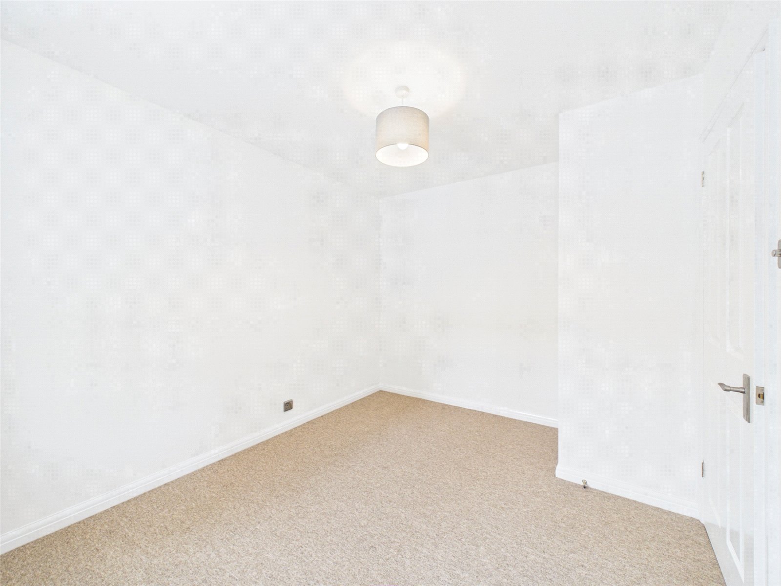 1 bedroom Flat to let in Haddenham, Aylesbury, Buckinghamshire