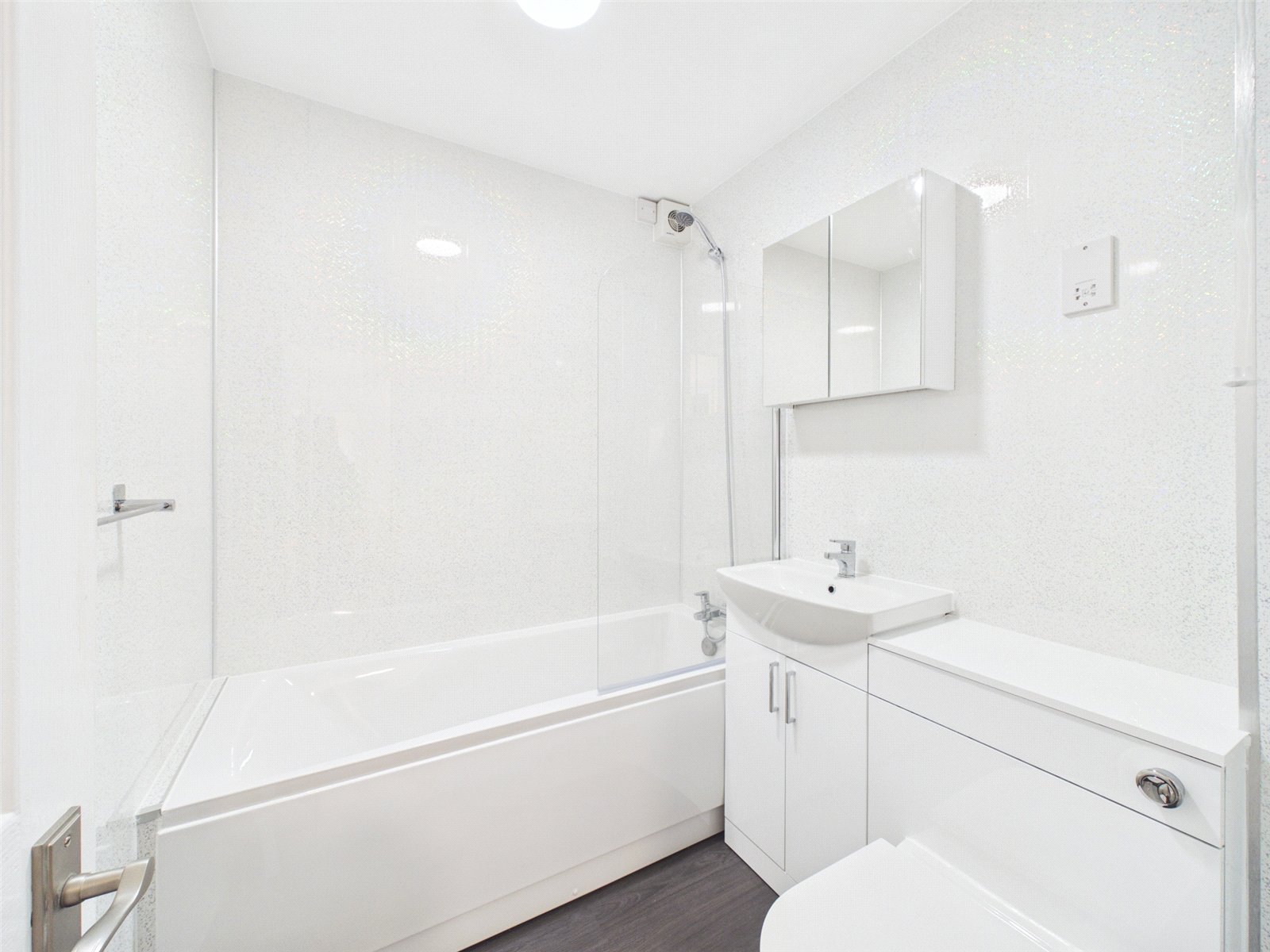 1 bedroom Flat to let in Haddenham, Aylesbury, Buckinghamshire
