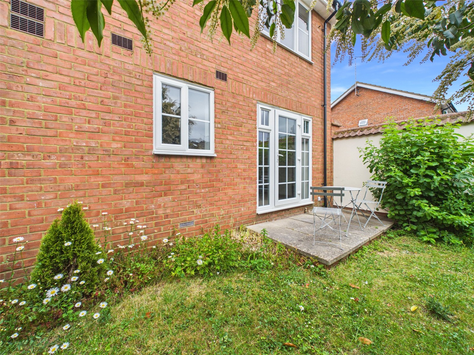 1 bedroom Flat to let in Haddenham, Aylesbury, Buckinghamshire