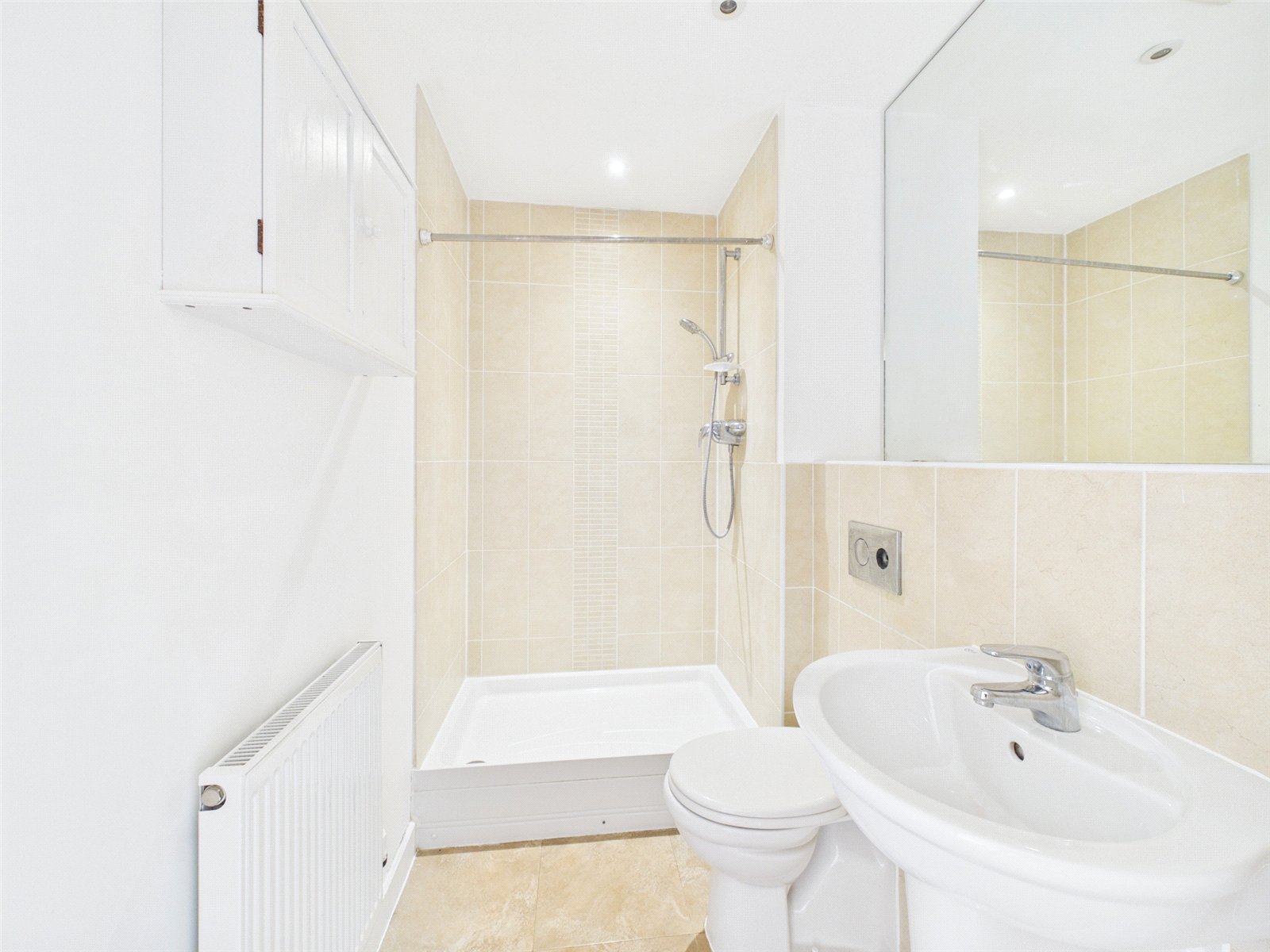 2 bedroom Flat to let in Chinnor, Oxfordshire