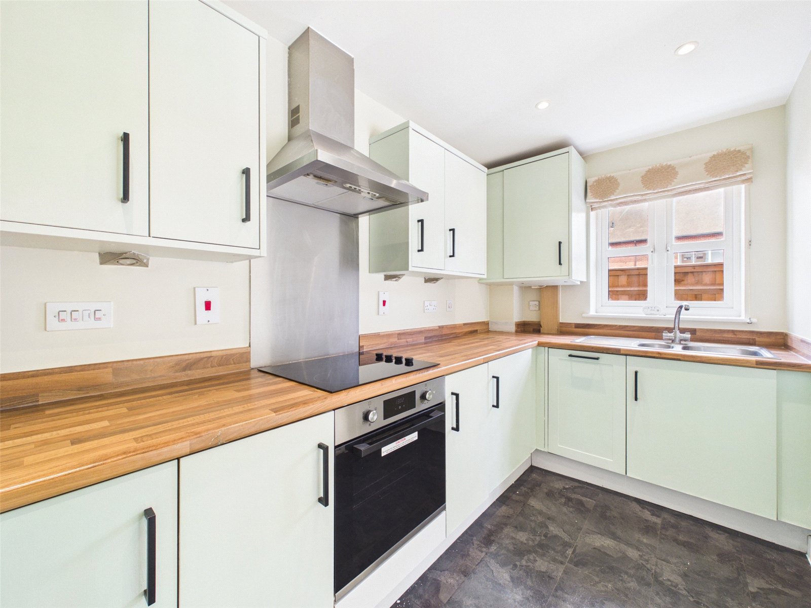 2 bedroom Flat to let in Chinnor, Oxfordshire