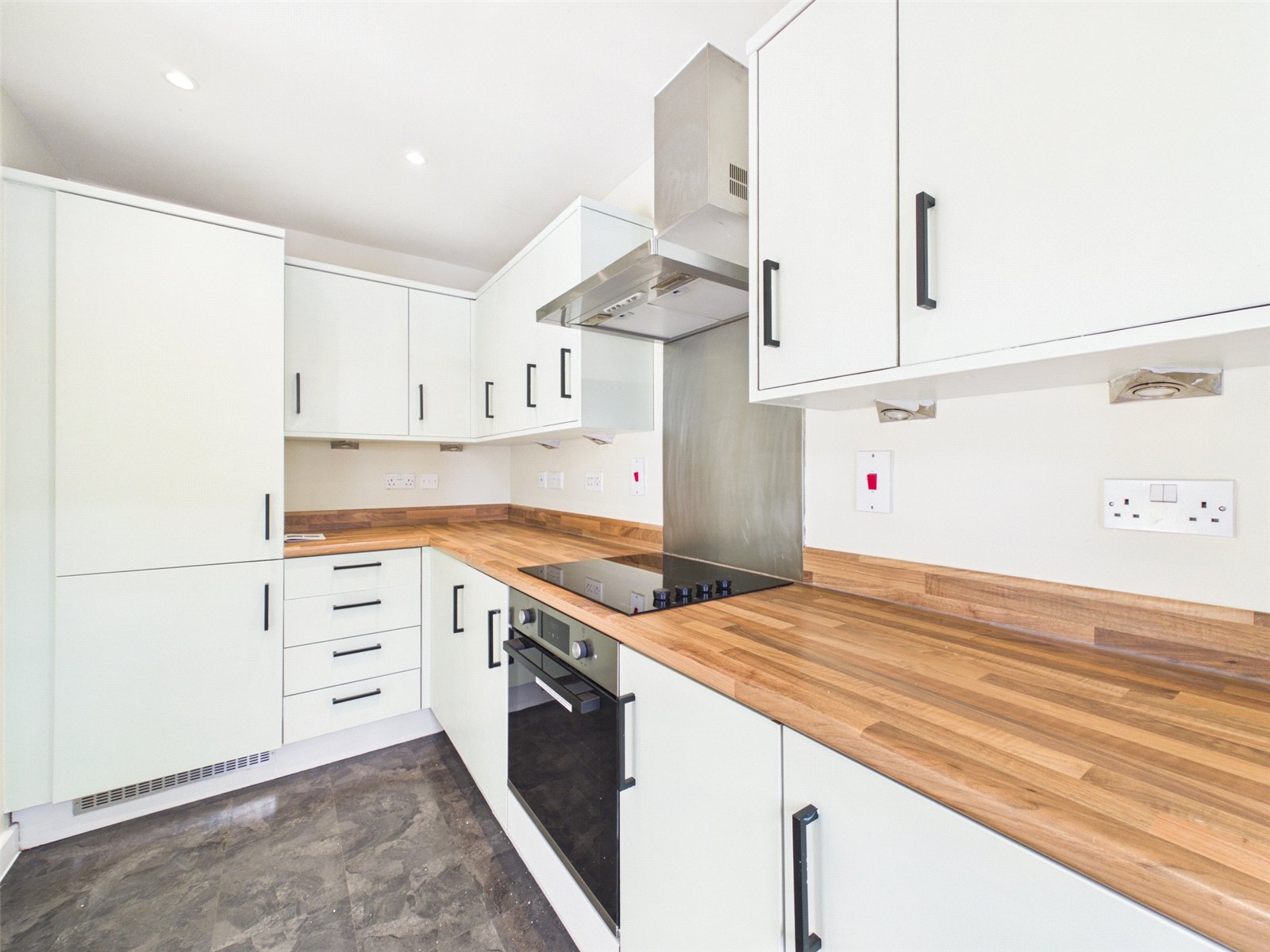 2 bedroom Flat to let in Chinnor, Oxfordshire