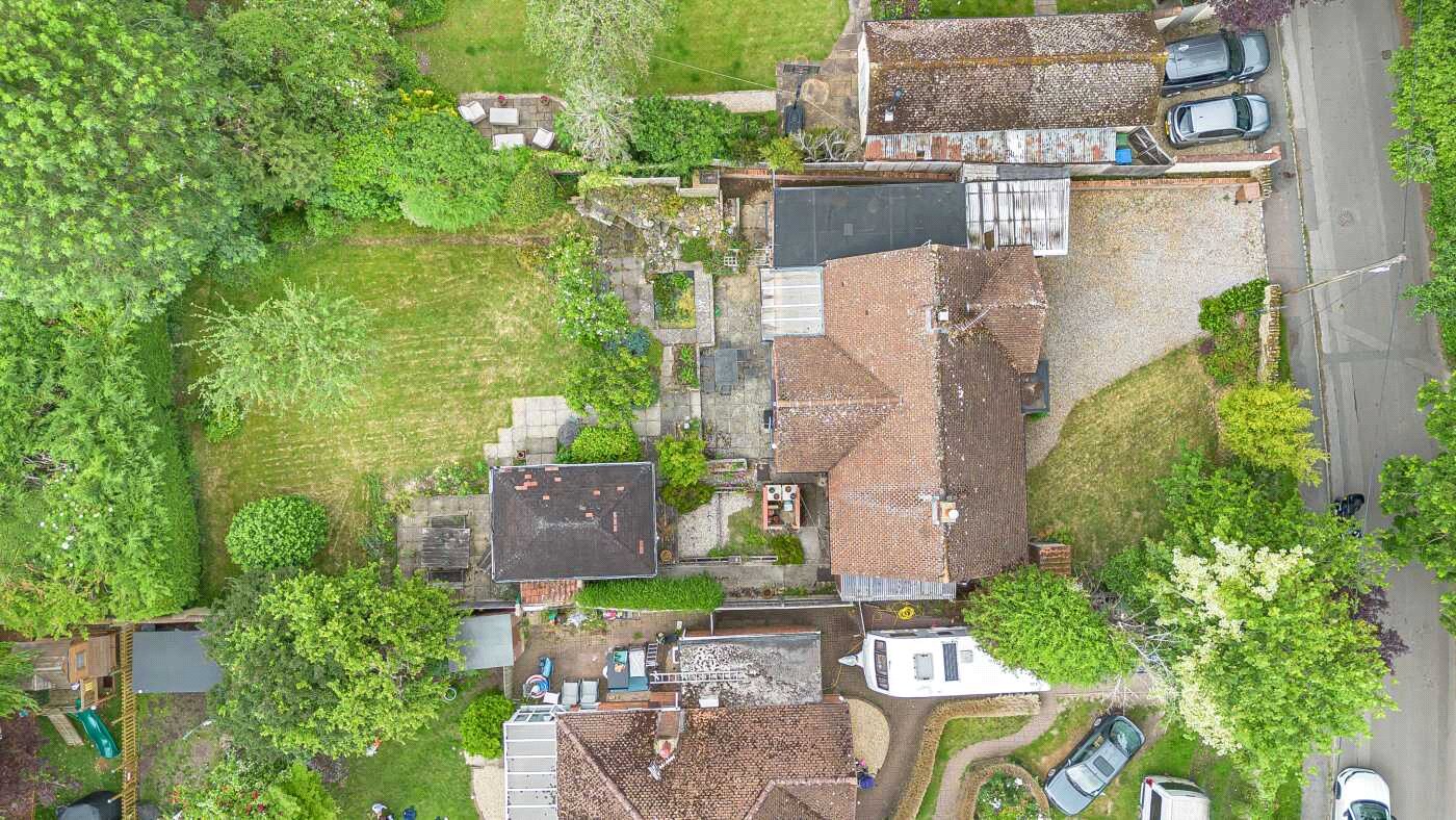 3 bedroom Bungalow for sale in Haddenham, Aylesbury, Buckinghamshire