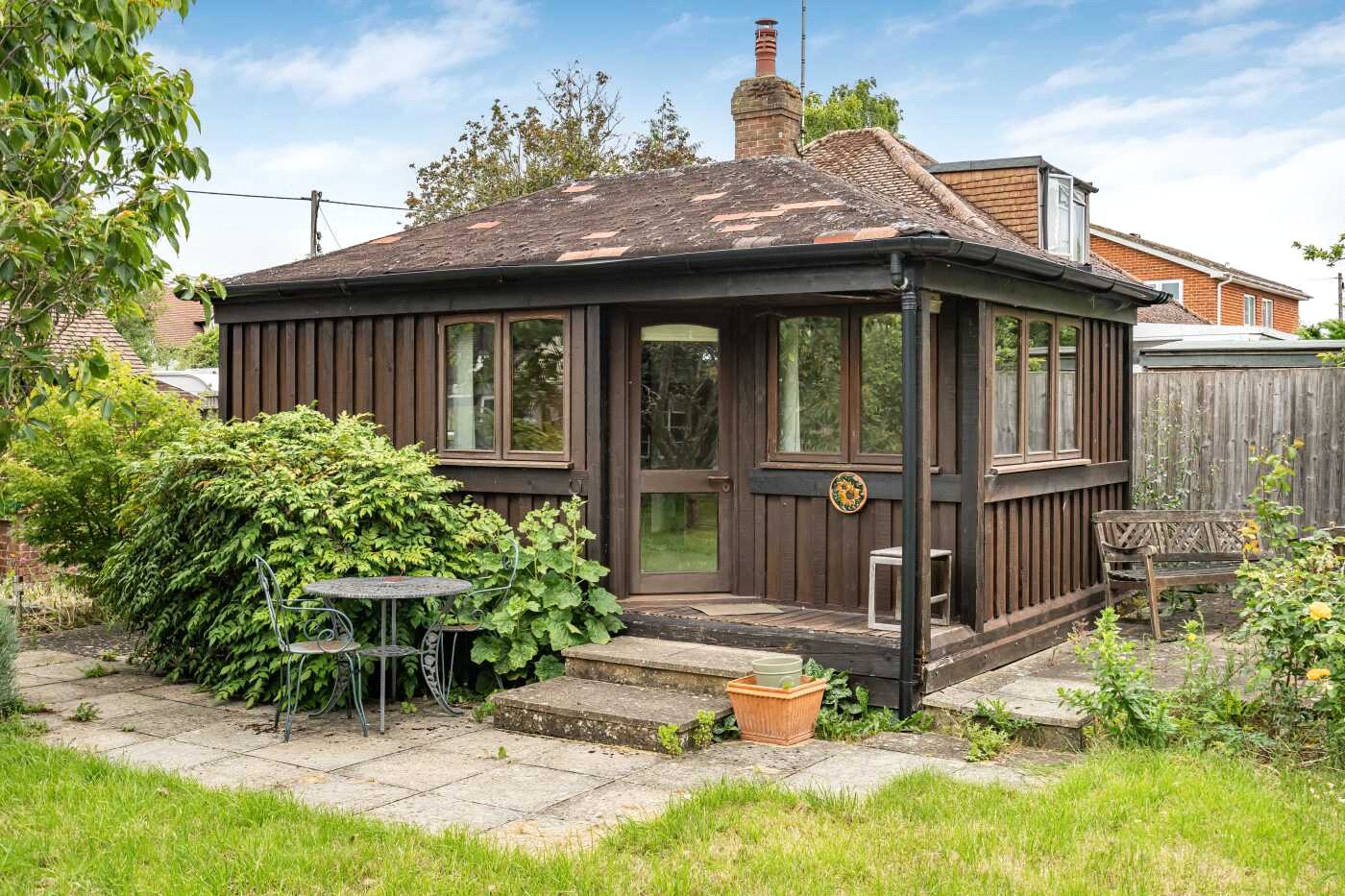 3 bedroom Bungalow for sale in Haddenham, Aylesbury, Buckinghamshire