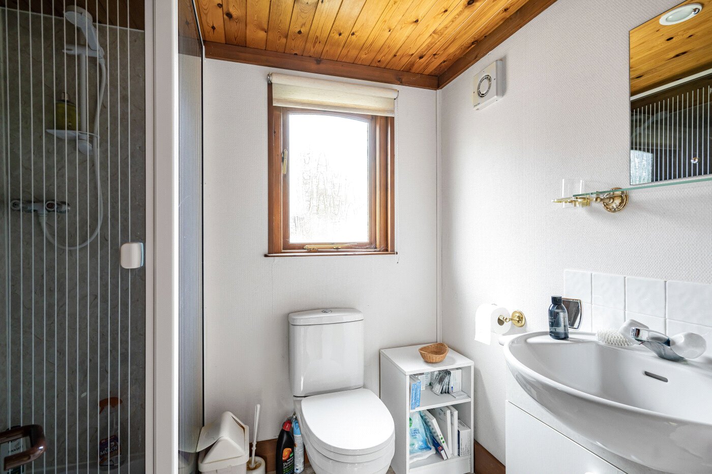 3 bedroom Bungalow for sale in Haddenham, Aylesbury, Buckinghamshire