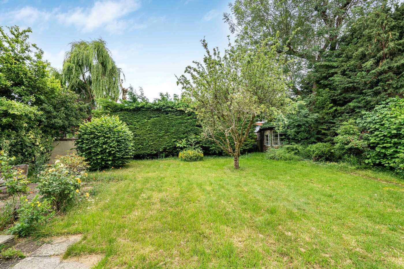 3 bedroom Bungalow for sale in Haddenham, Aylesbury, Buckinghamshire