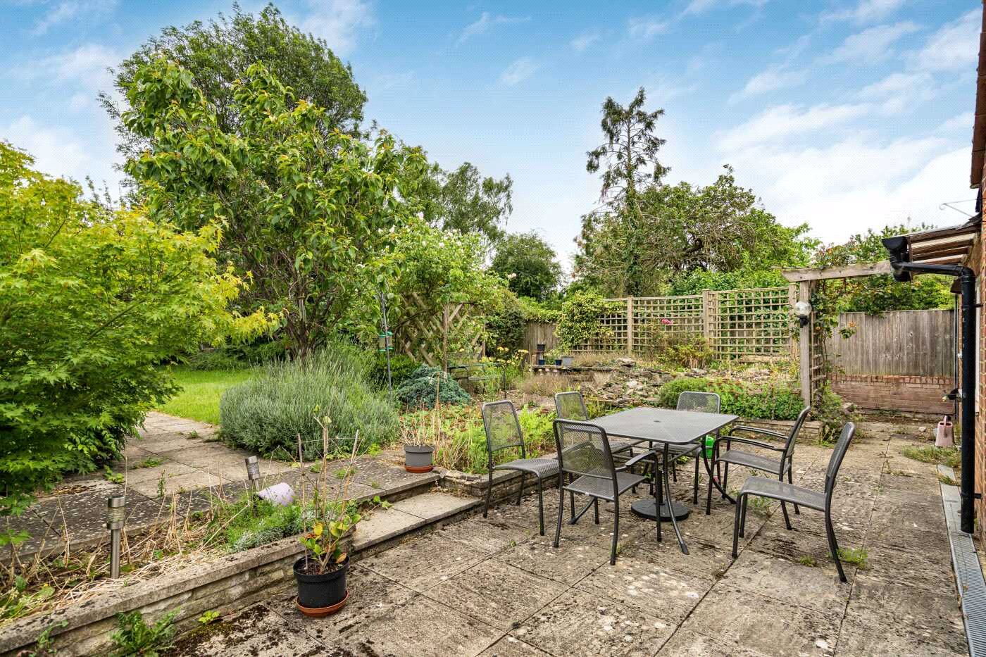 3 bedroom Bungalow for sale in Haddenham, Aylesbury, Buckinghamshire