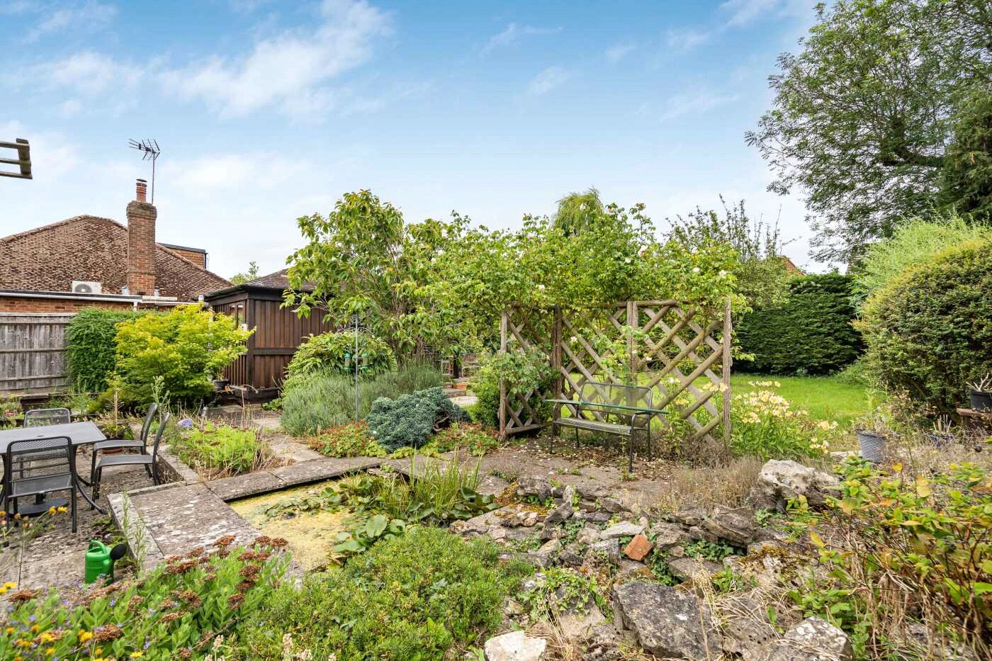 3 bedroom Bungalow for sale in Haddenham, Aylesbury, Buckinghamshire