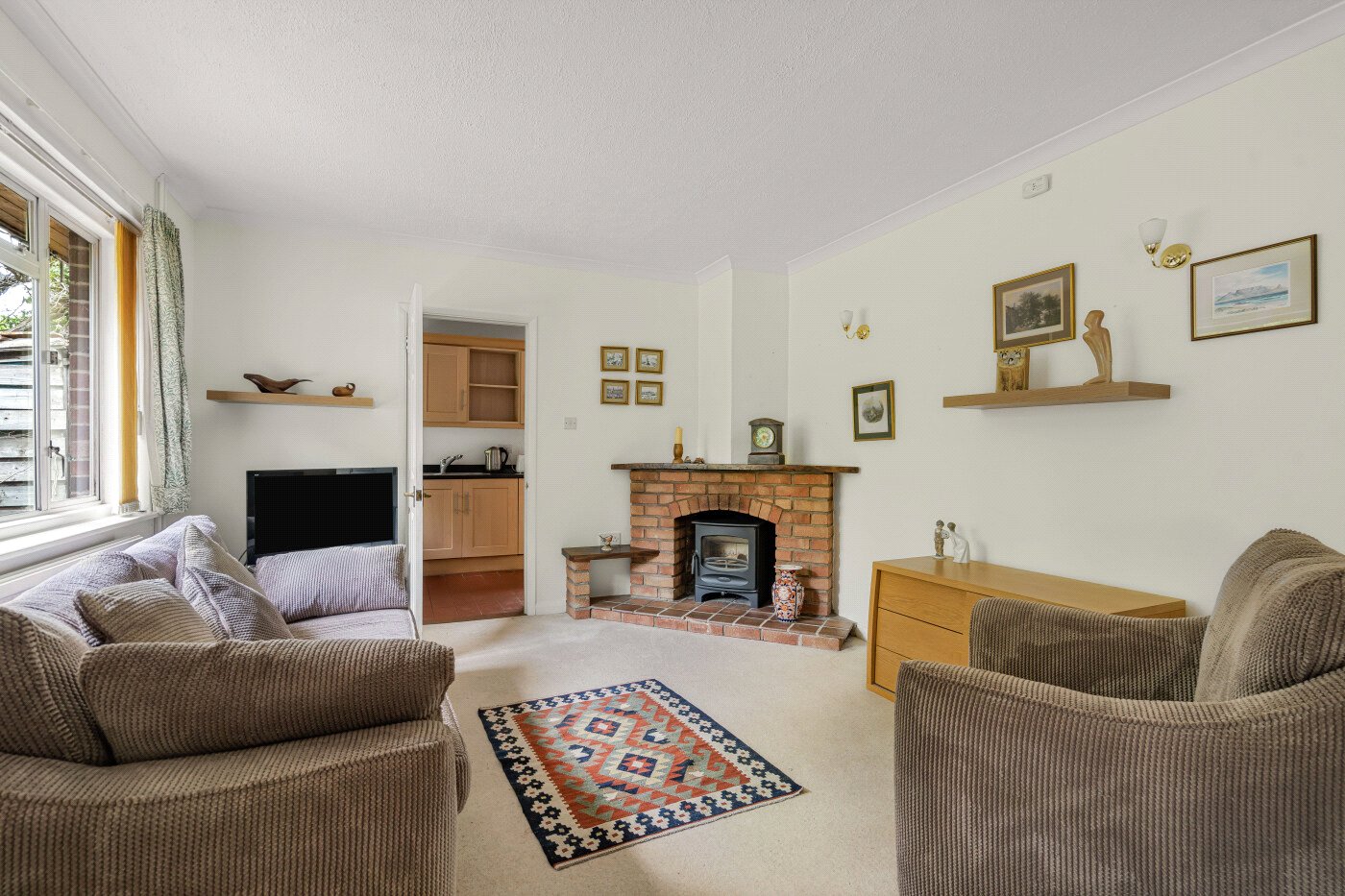 3 bedroom Bungalow for sale in Haddenham, Aylesbury, Buckinghamshire