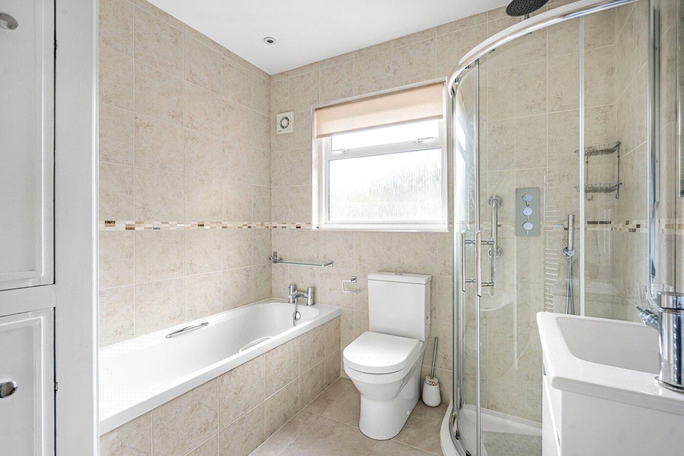 3 bedroom Bungalow for sale in Haddenham, Aylesbury, Buckinghamshire