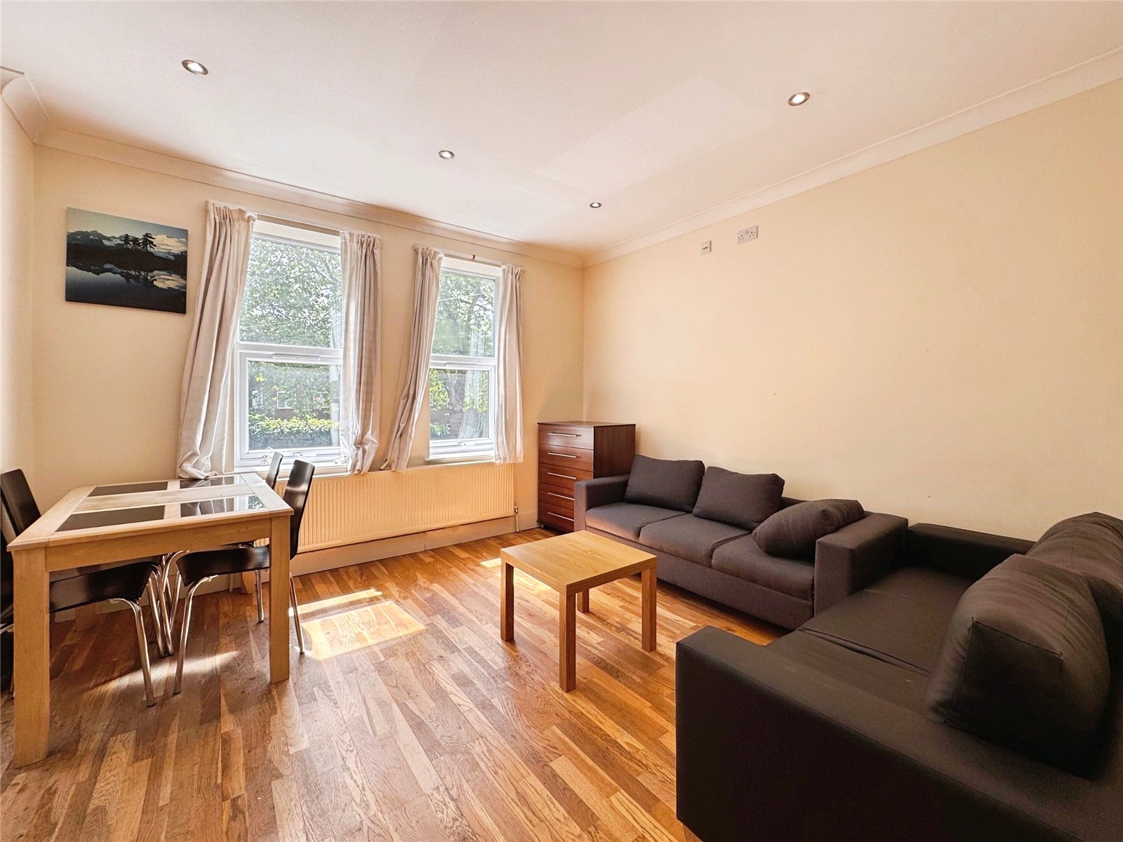 2 bedroom Flat to let in Reading, Berkshire