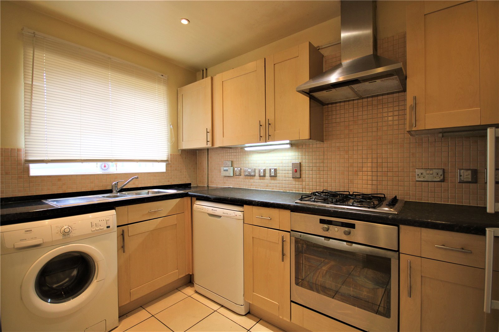 2 bedroom House to let in Earley, Reading, Berkshire
