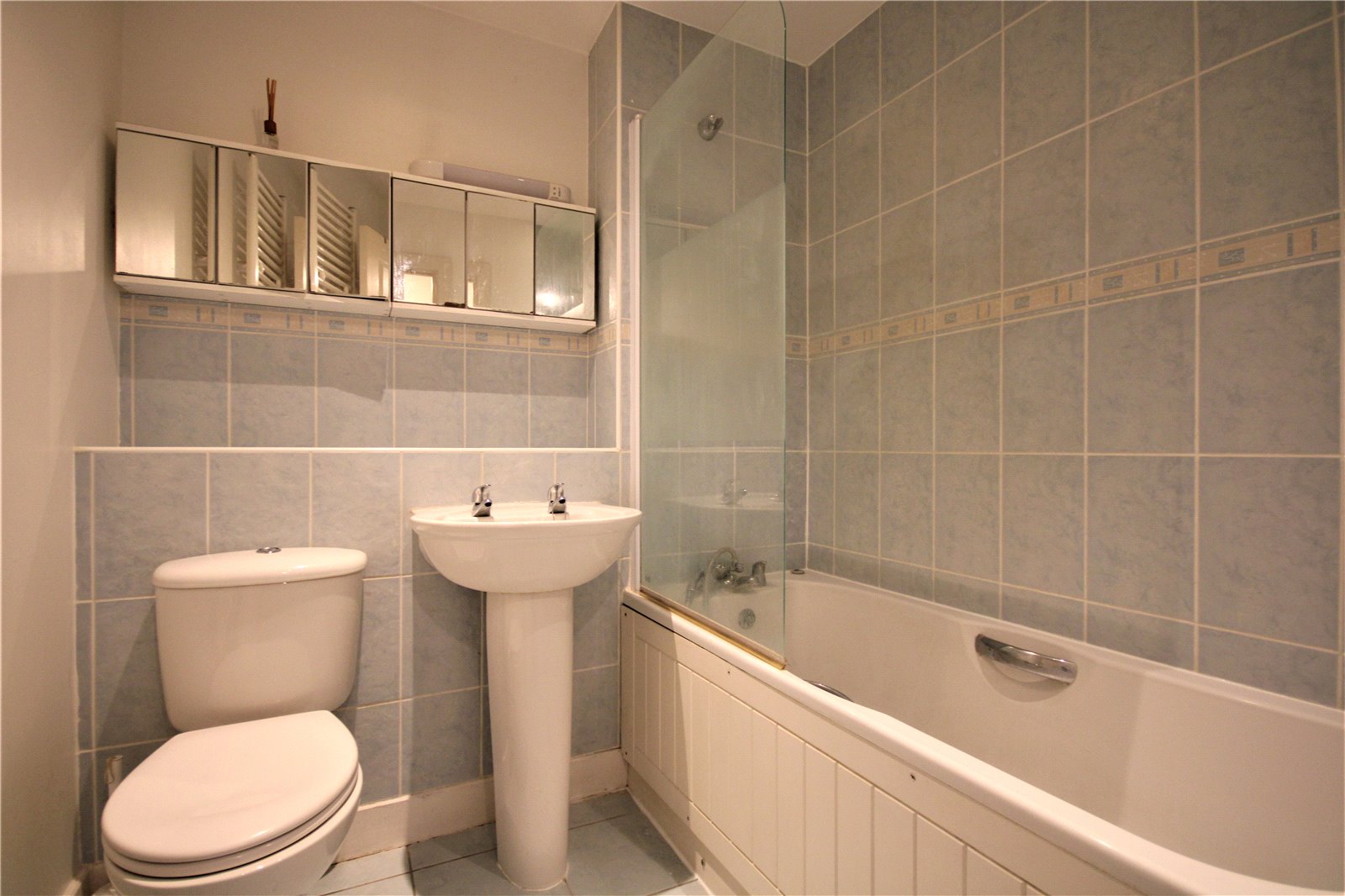 2 bedroom House to let in Earley, Reading, Berkshire