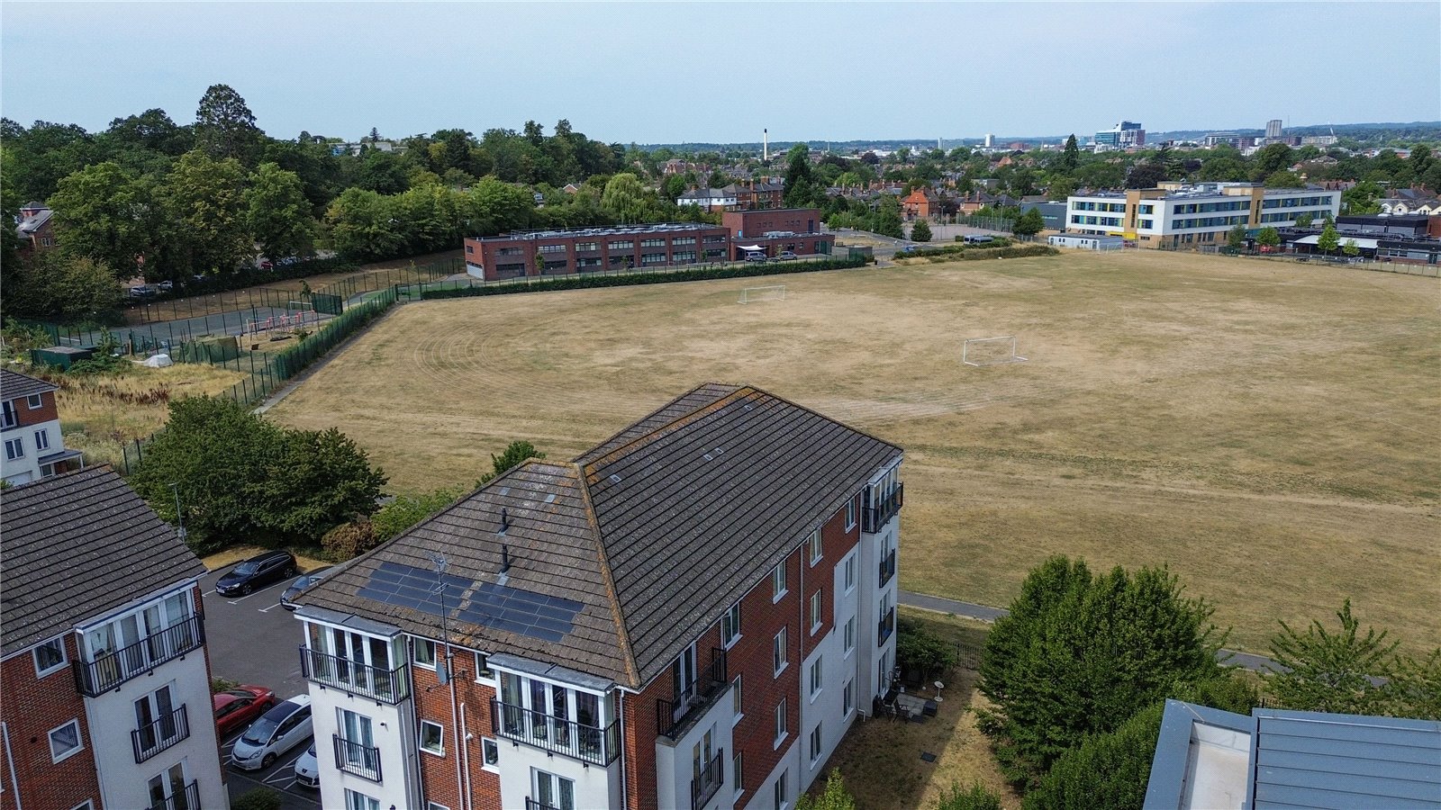 2 bedroom Flat for sale in Reading, Berkshire