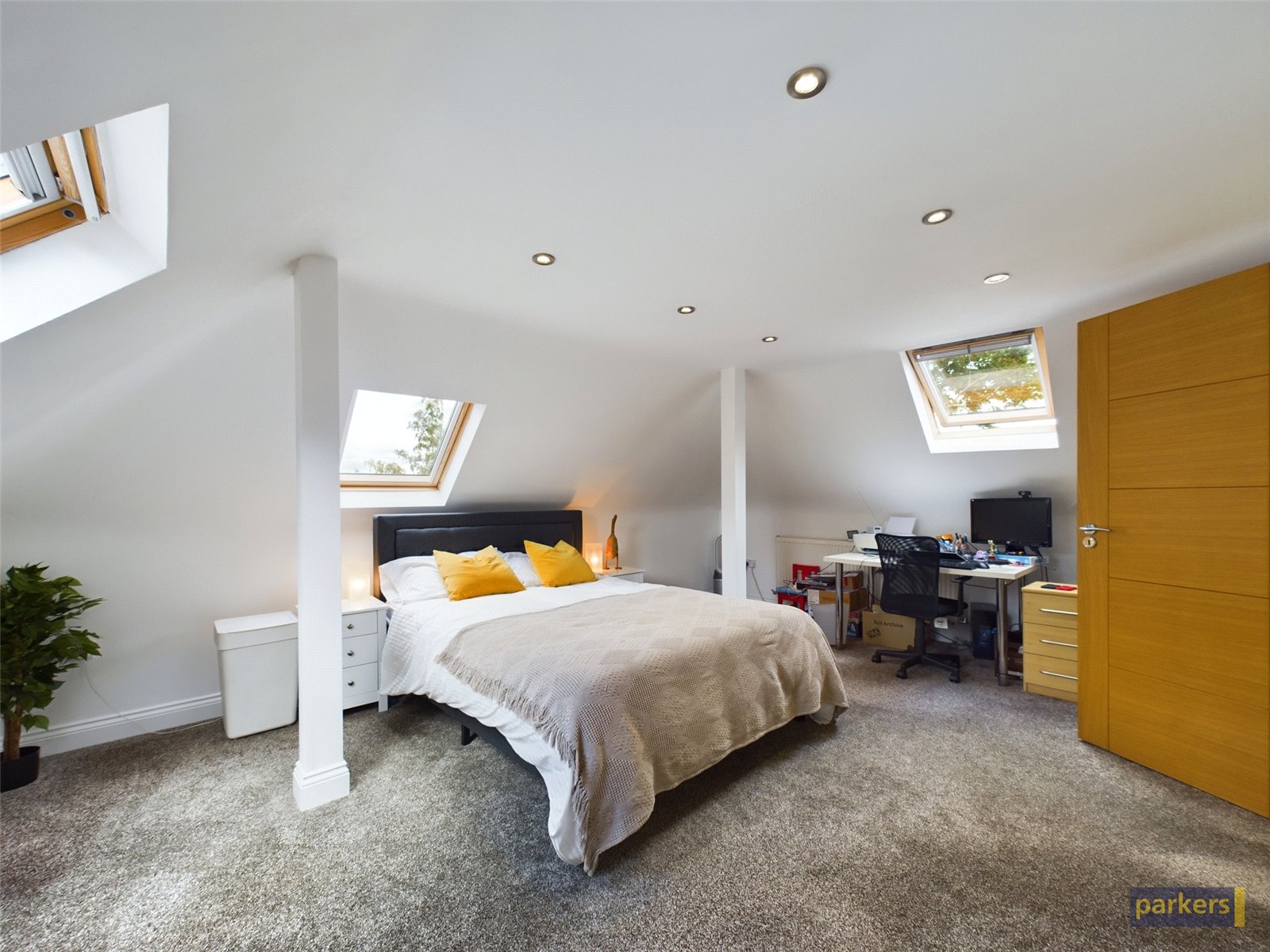 5 bedroom House for sale in Earley, Reading, Berkshire