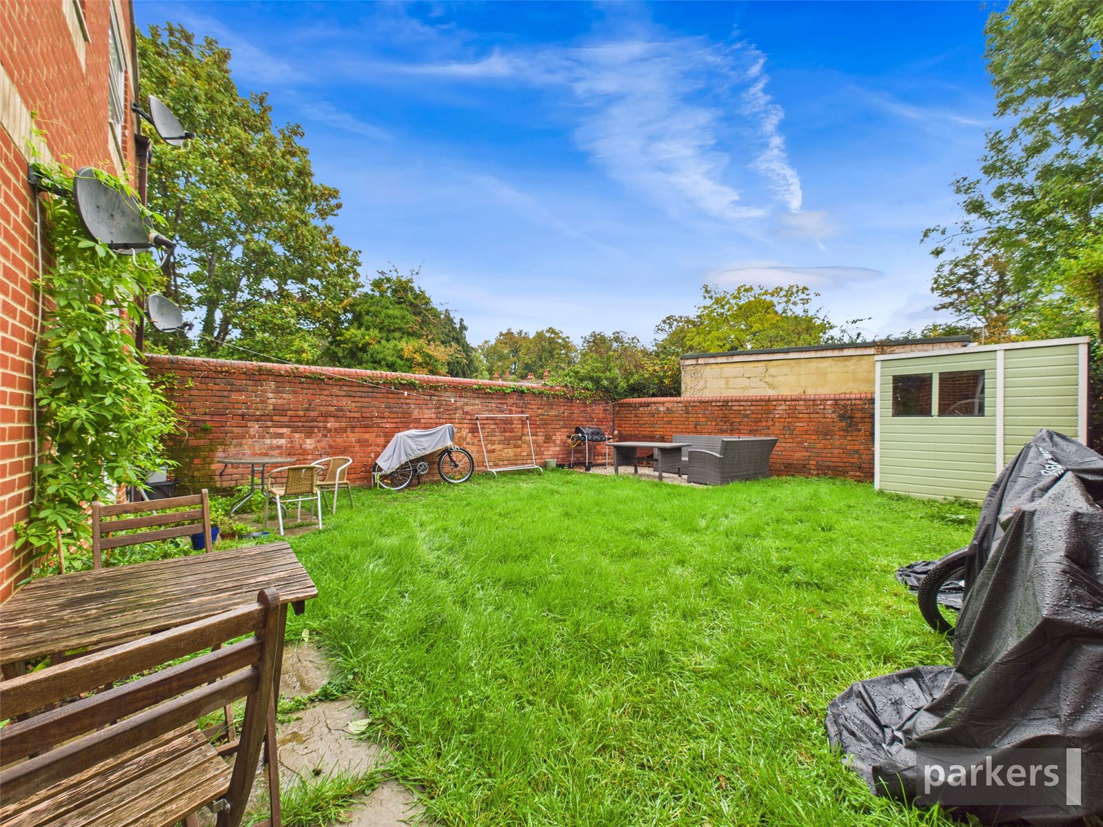2 bedroom Flat for sale in Wokingham Road, Berkshire