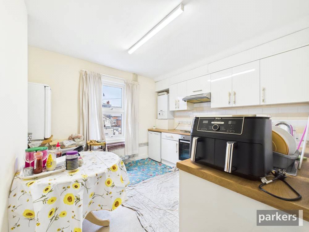 4 bedroom House for sale in Reading, Berkshire