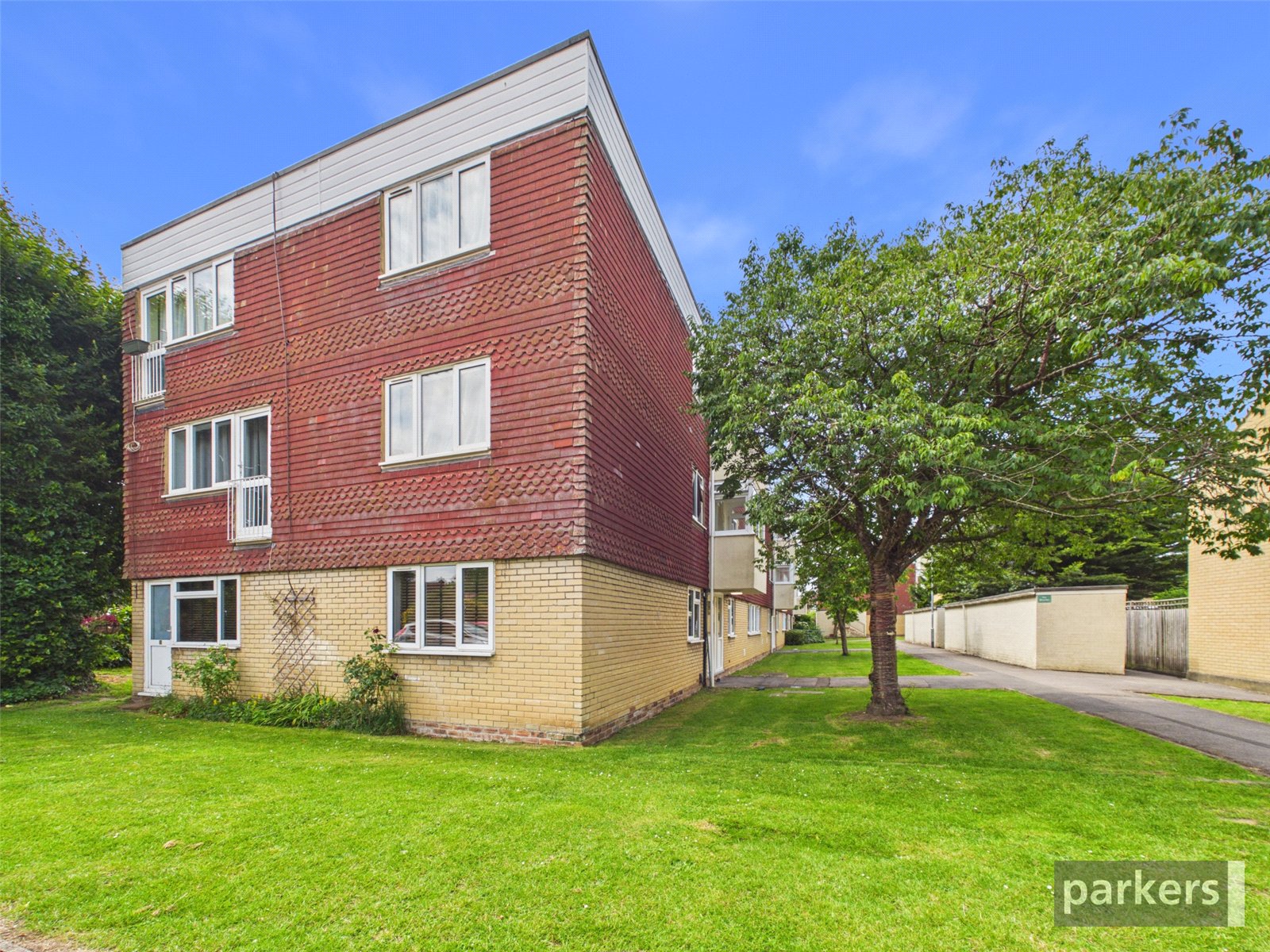 2 bedroom Flat for sale in Earley, Reading, Berkshire