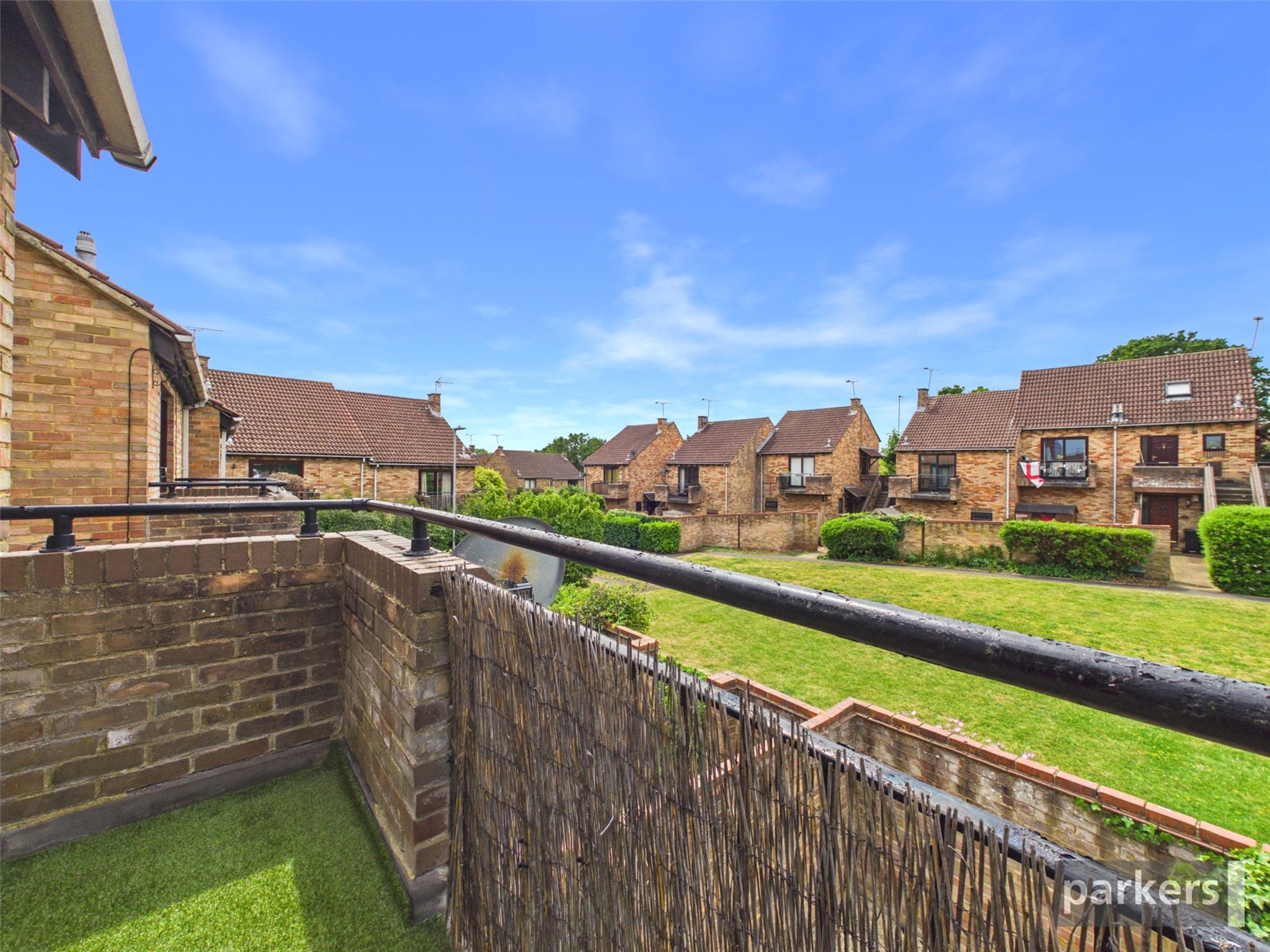 1 bedroom Flat for sale in Lower Earley, Reading, Berkshire