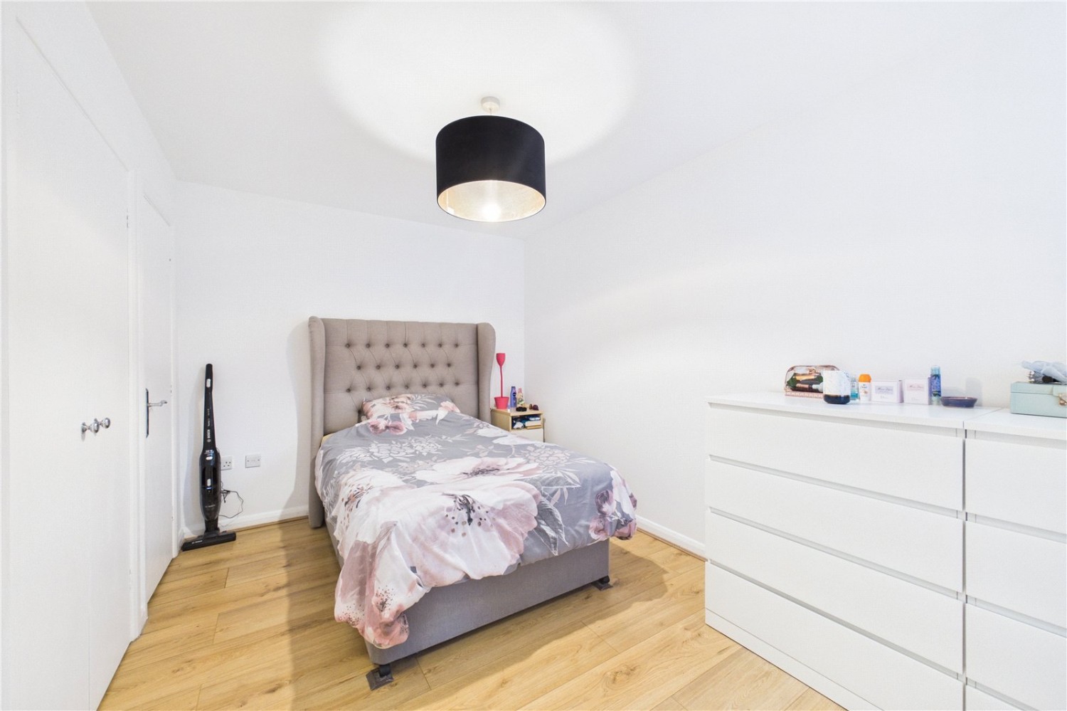 High Street, Theale, Reading