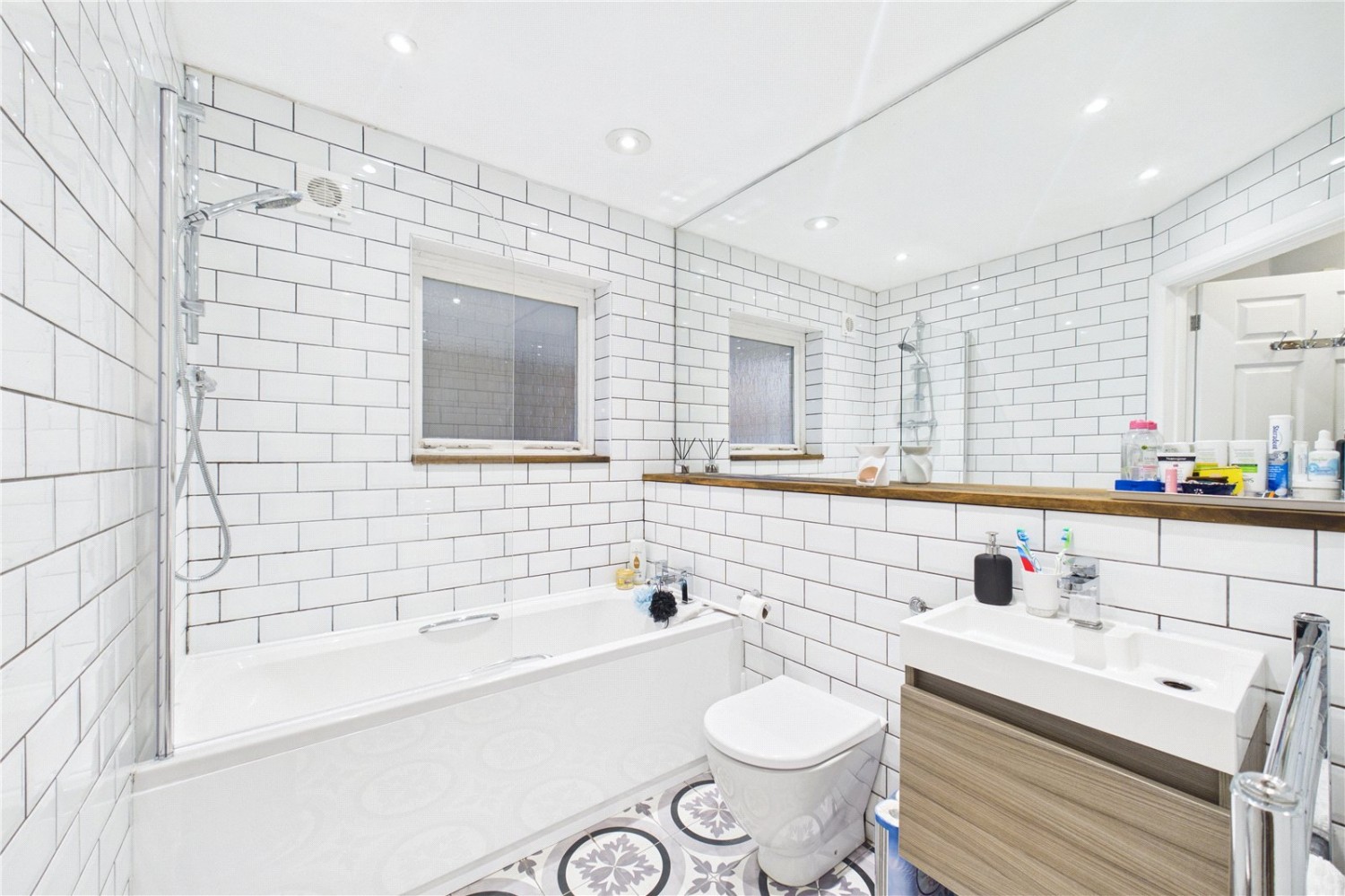 High Street, Theale, Reading